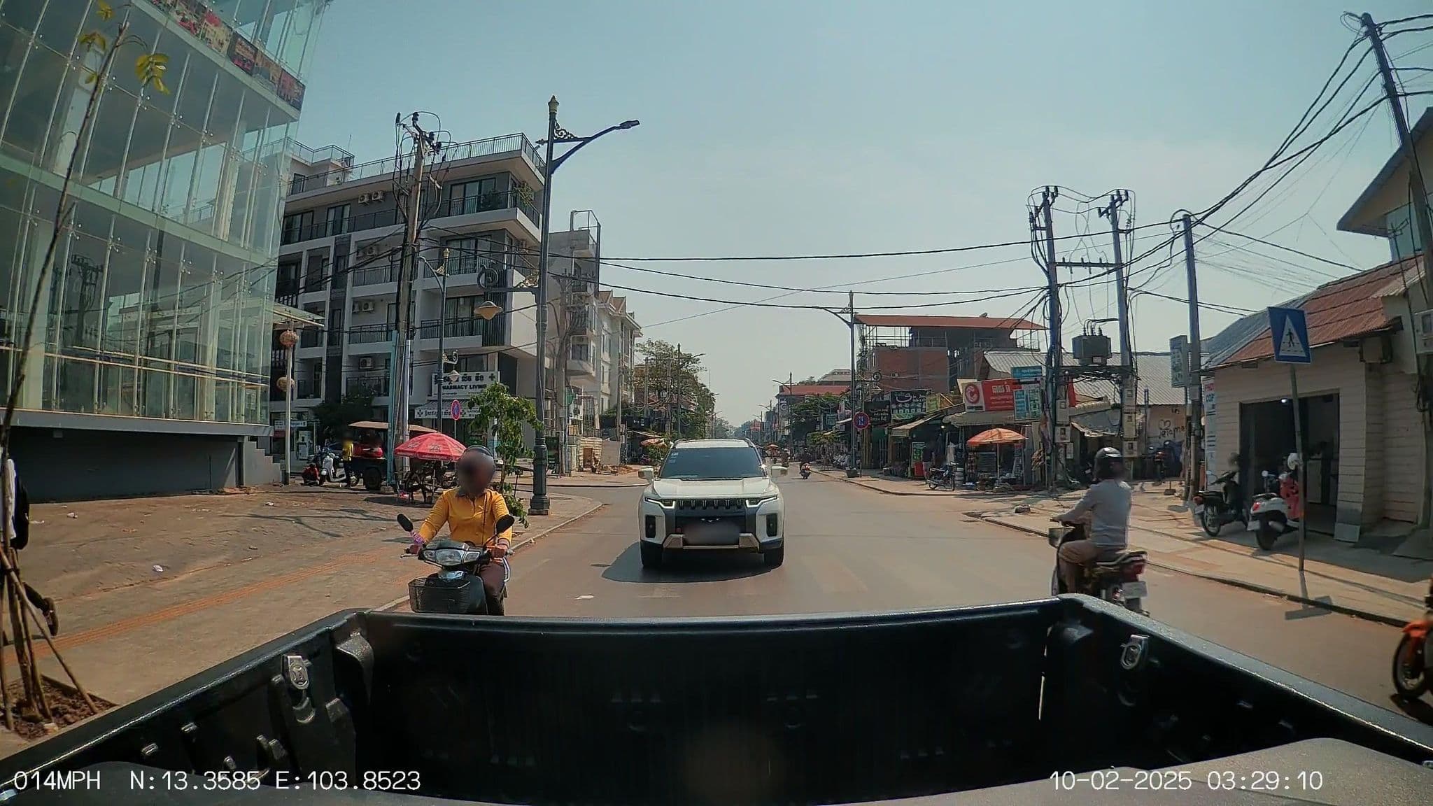 Street view near No Problem Villa, Siem Reap — © ThailandCambodia (CC BY-SA · Mapillary)