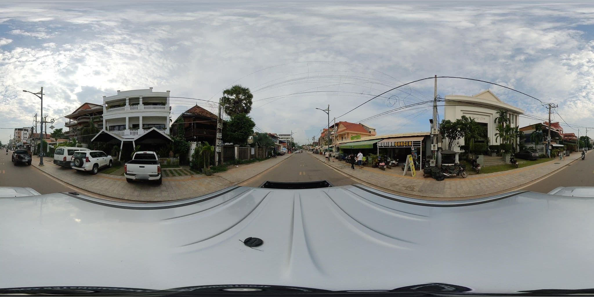 Street view near De Sonyn Boutique, Siem Reap — © ThailandCambodia (CC BY-SA · Mapillary)