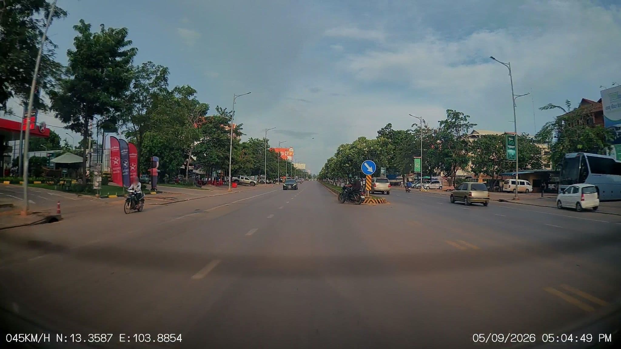 Street view near Emerald City Hotel & Restaurant, Siem Reap — © ThailandCambodia (CC BY-SA · Mapillary)
