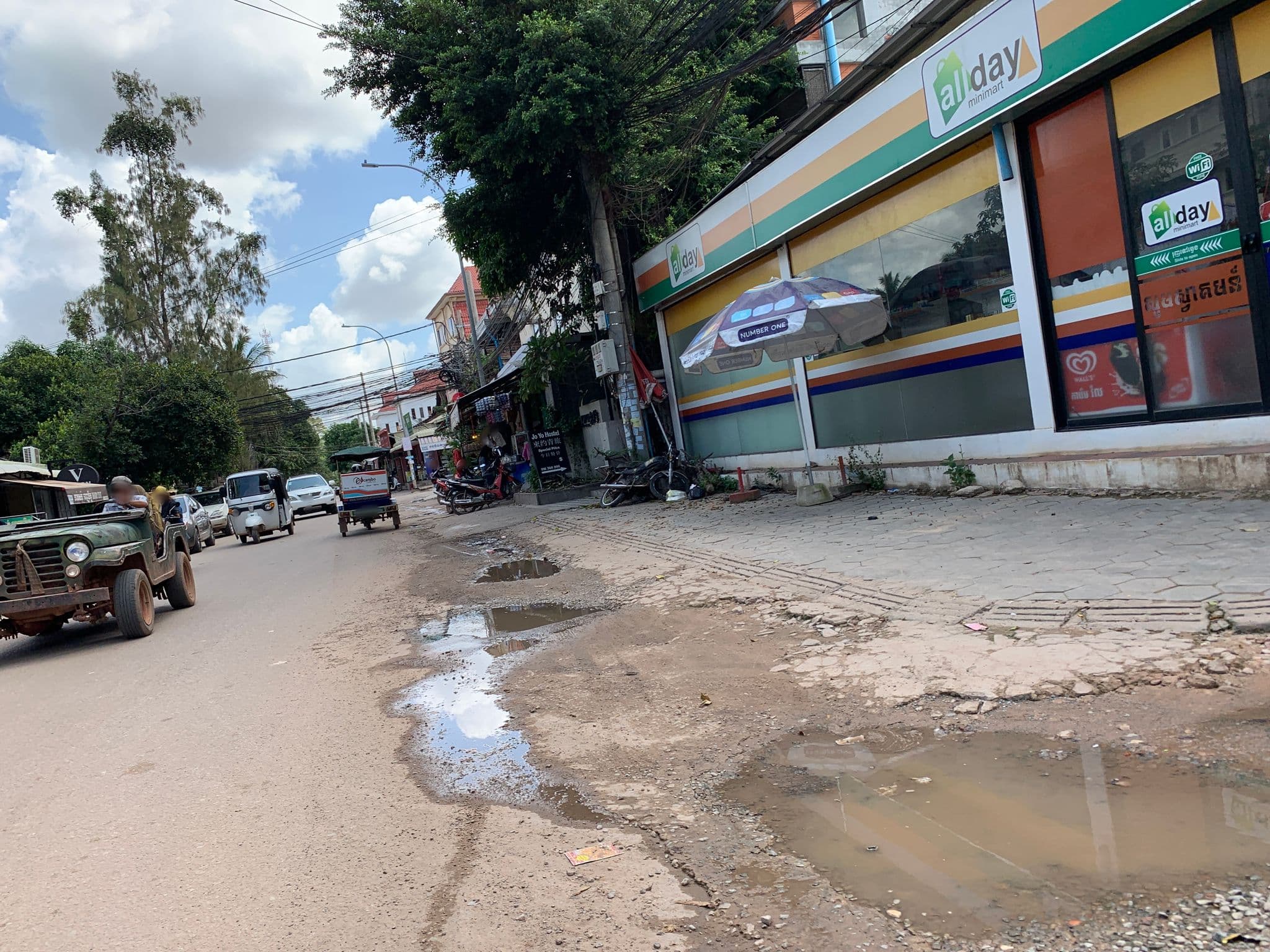 Street view near Parklane Hotel, Siem Reap — © buschjost (CC BY-SA · Mapillary)