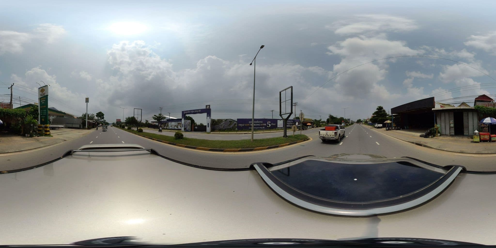 Street view near Water House Guesthouse, Chrang Chamreh Muoy — © ThailandCambodia (CC BY-SA · Mapillary)