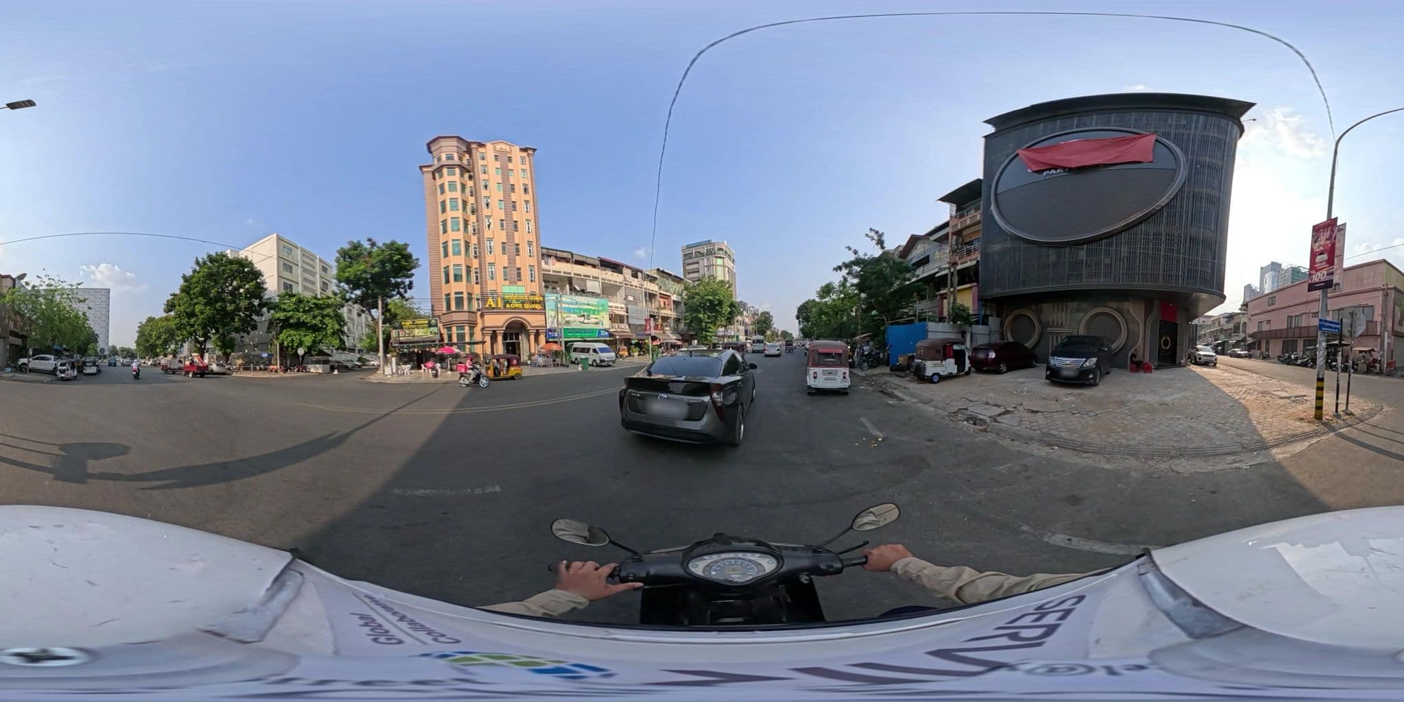 Street view near A1 Hotel, Tœ̆k L’ák — © vteck (CC BY-SA · Mapillary)