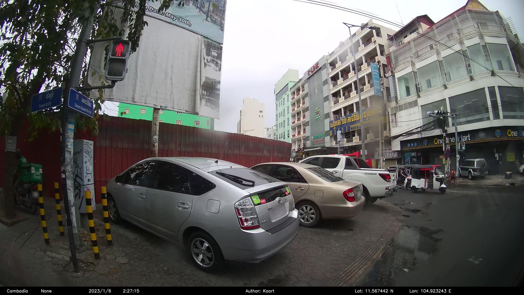 Street view near Angkor Saphir Hostel, Siem Reap, Phnom Penh — © kaart_2 (CC BY-SA · Mapillary)