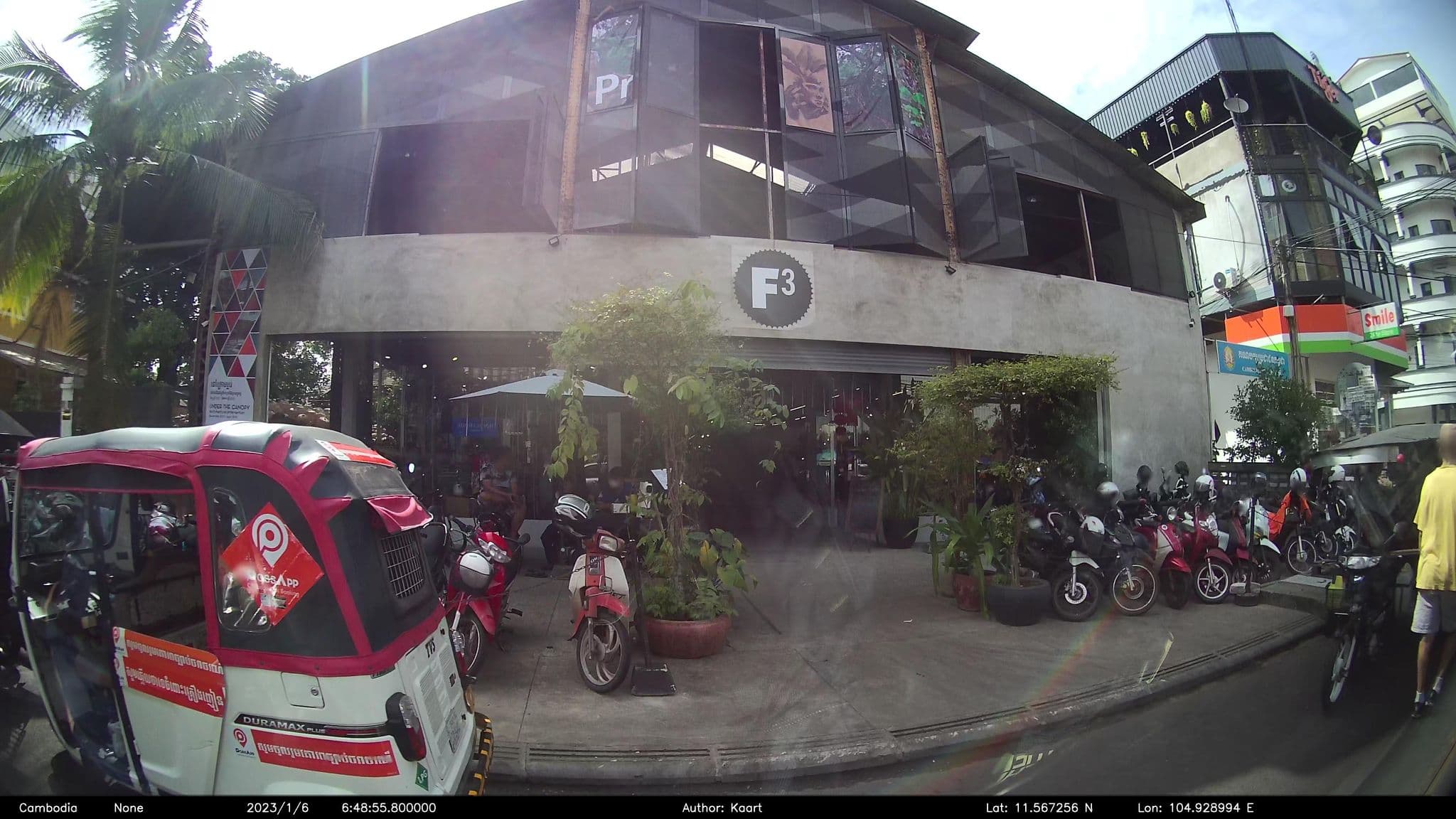 Street view near The Big Easy Phnom Penh, Phnom Penh — © kaart_2 (CC BY-SA · Mapillary)