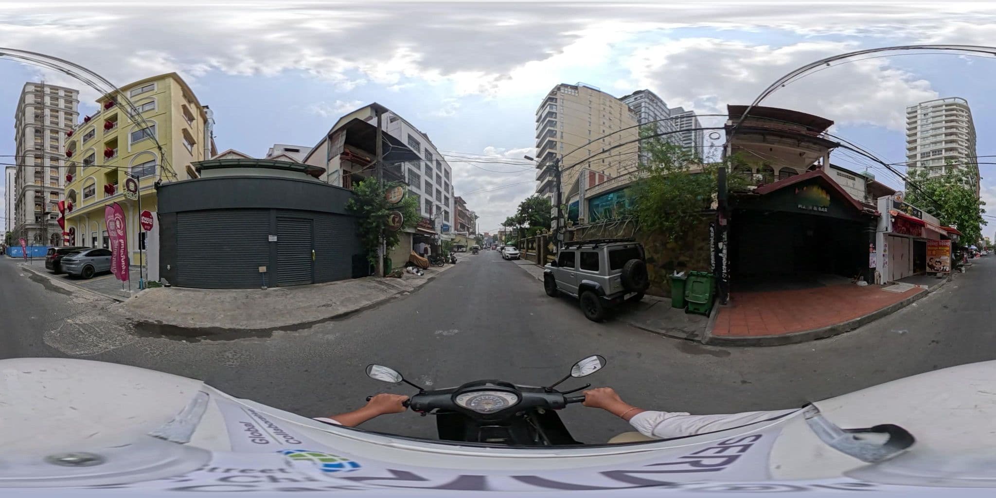 Street view near Golden Bridge Hotel, Phnom Penh — © vteck (CC BY-SA · Mapillary)