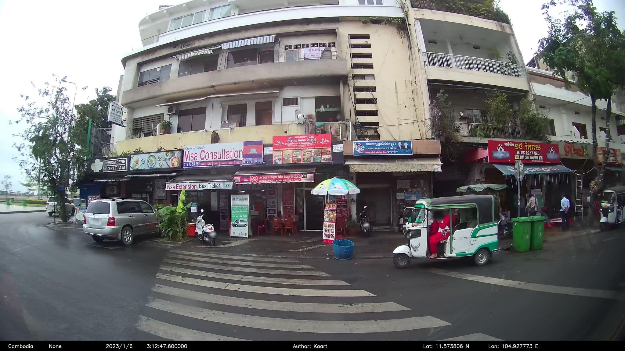 Street view near Cool Wrong Hostel, Phnom Penh — © kaart_2 (CC BY-SA · Mapillary)