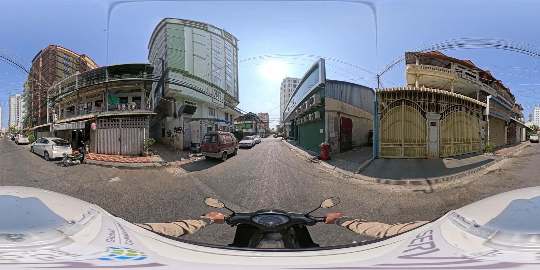 Street view near Le Mont Hotel, Tuŏl Tumpung — © vteck (CC BY-SA · Mapillary)