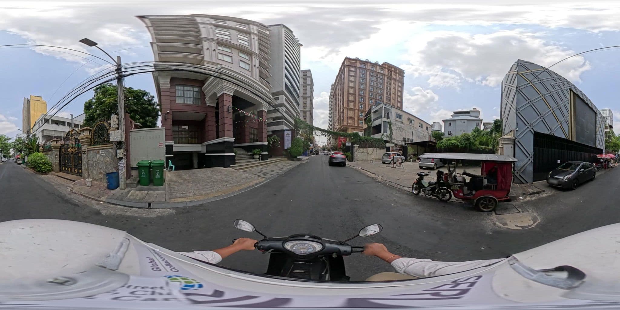 Street view near Pandan Boutique Hotel, Phnom Penh — © vteck (CC BY-SA · Mapillary)