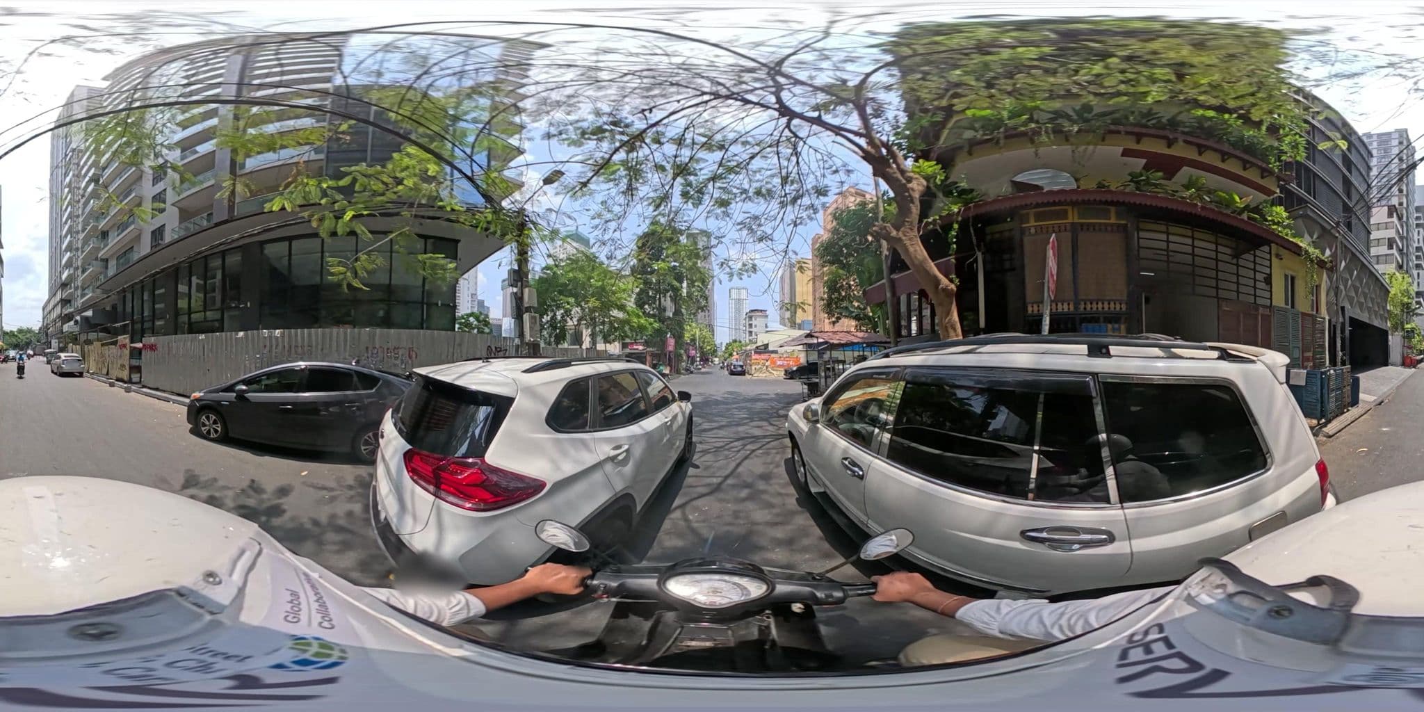 Street view near Home Chic Hotel, Phnom Penh — © vteck (CC BY-SA · Mapillary)