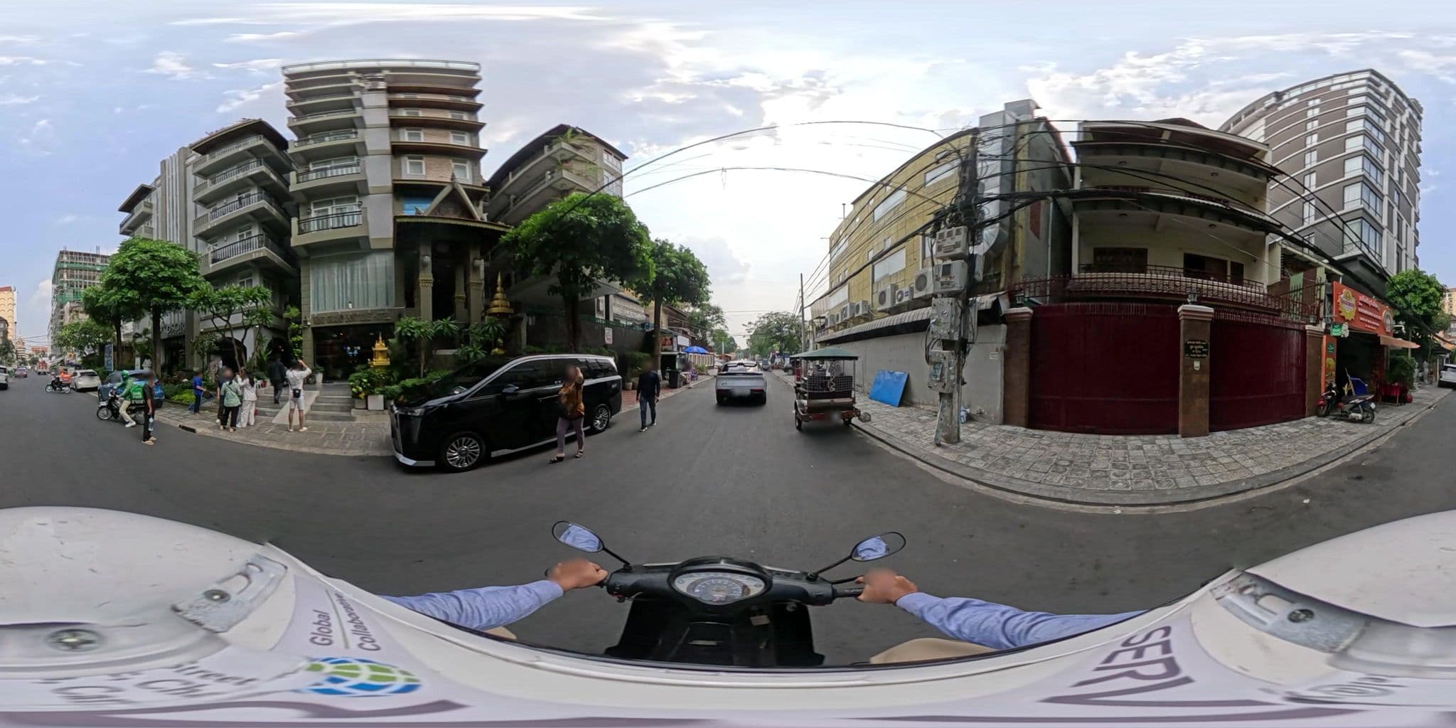 Street view near Glow Park Hotel, Phnom Penh — © vteck (CC BY-SA · Mapillary)