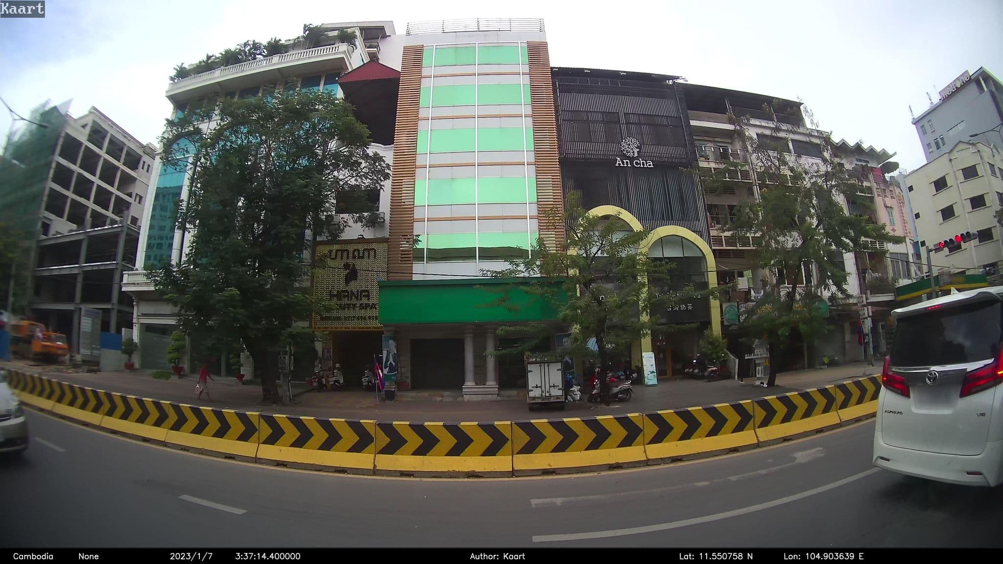 Street view near CHEA SAMNANG Guest House, Tuŏl Tumpung — © kaart_2 (CC BY-SA · Mapillary)