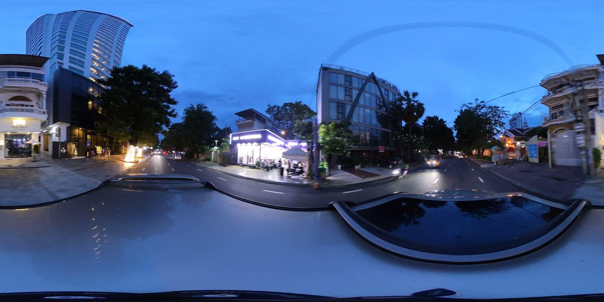 Street view near the palm boutique hotel, Tuŏl Tumpung — © ThailandCambodia (CC BY-SA · Mapillary)