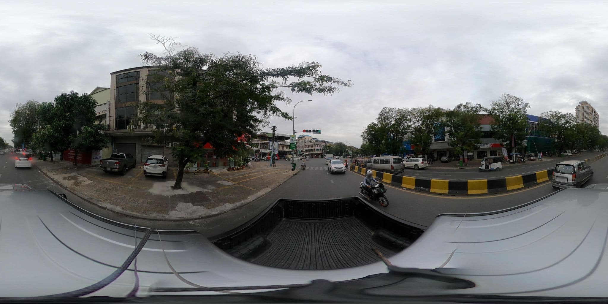 Street view near Minh Guesthouse, Tuŏl Tumpung — © kaart_2 (CC BY-SA · Mapillary)