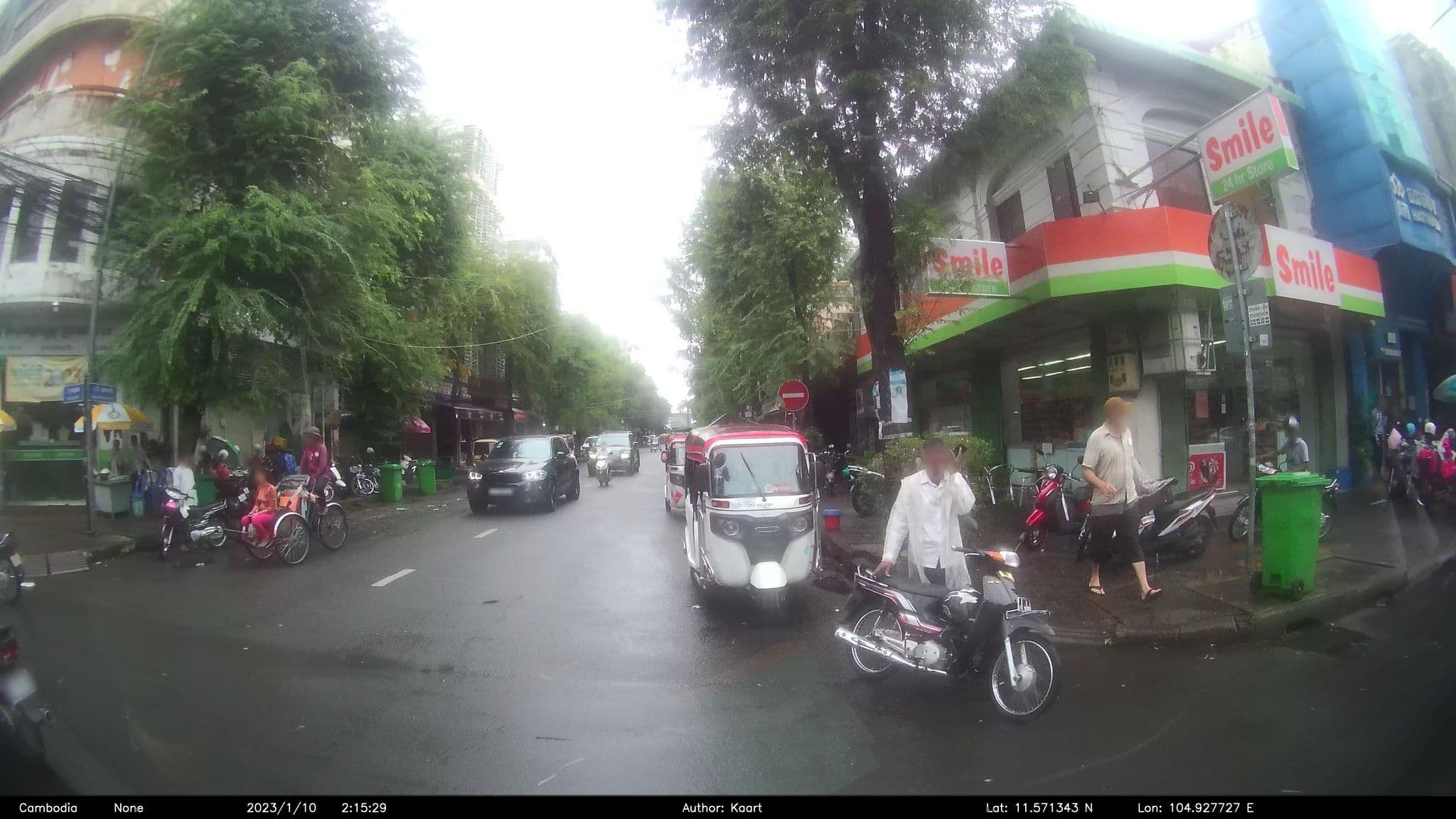 Street view near Monsoon Hotel, Phnom Penh — © kaart_2 (CC BY-SA · Mapillary)
