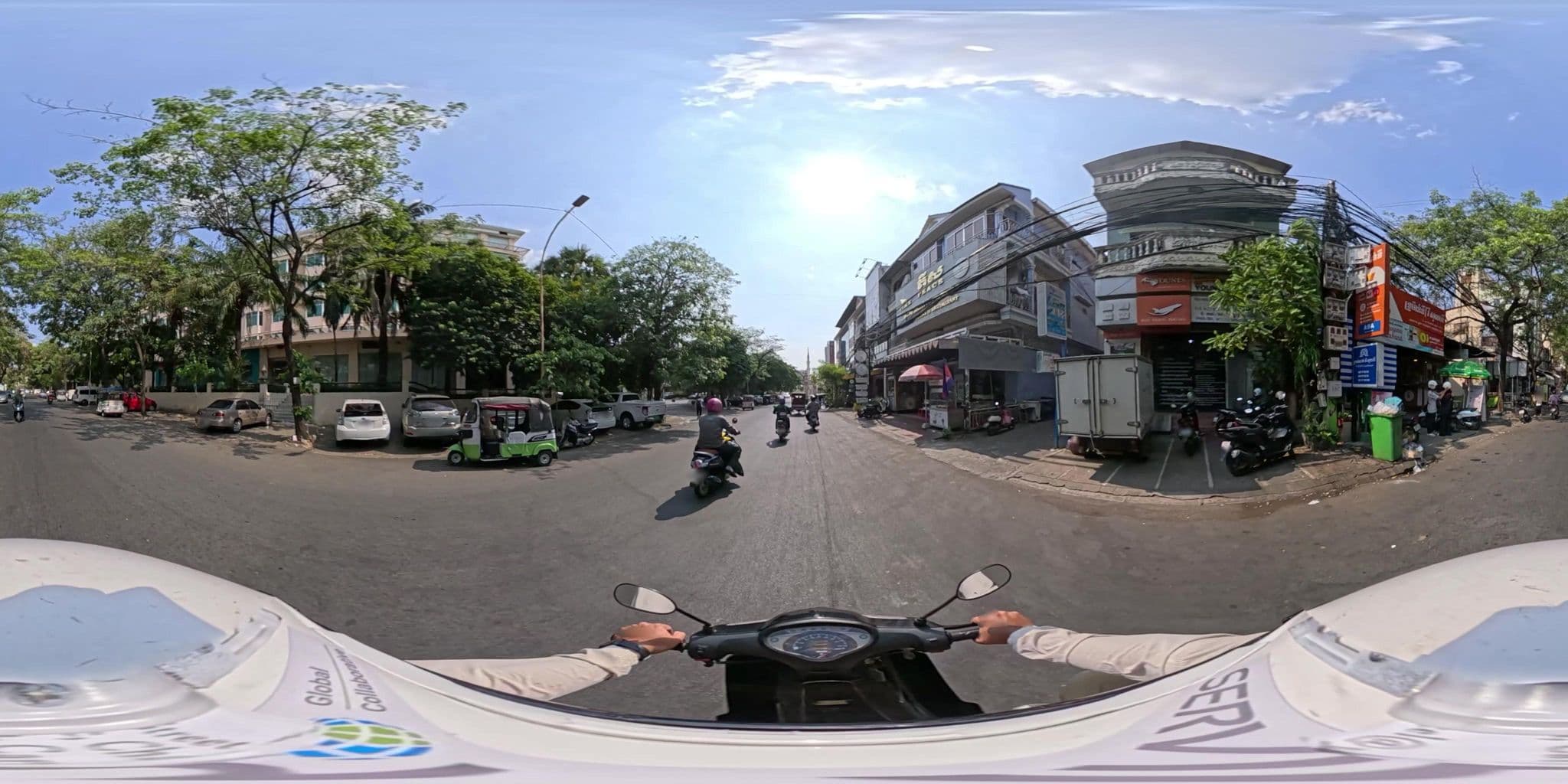 Street view near Ariffin Restaurant& Hotel Tasnim, Tœ̆k L’ák — © vteck (CC BY-SA · Mapillary)