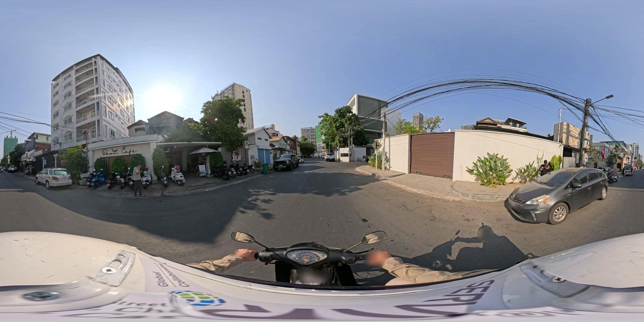 Street view near Chea Rithy Heng Hotel, Tuŏl Tumpung — © vteck (CC BY-SA · Mapillary)