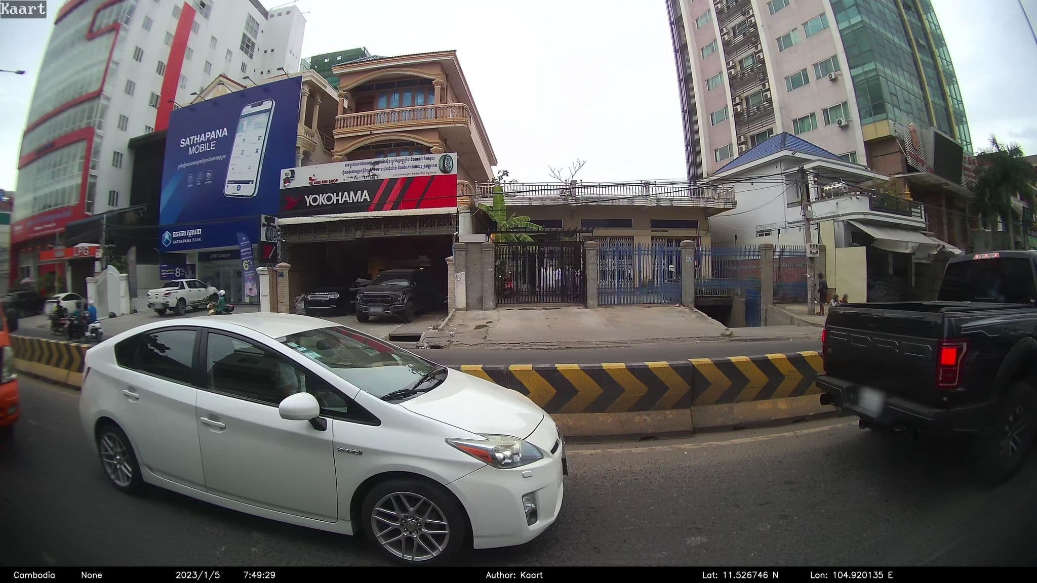 Street view near Bonitar City Hotel, Tuŏl Tumpung — © kaart_2 (CC BY-SA · Mapillary)