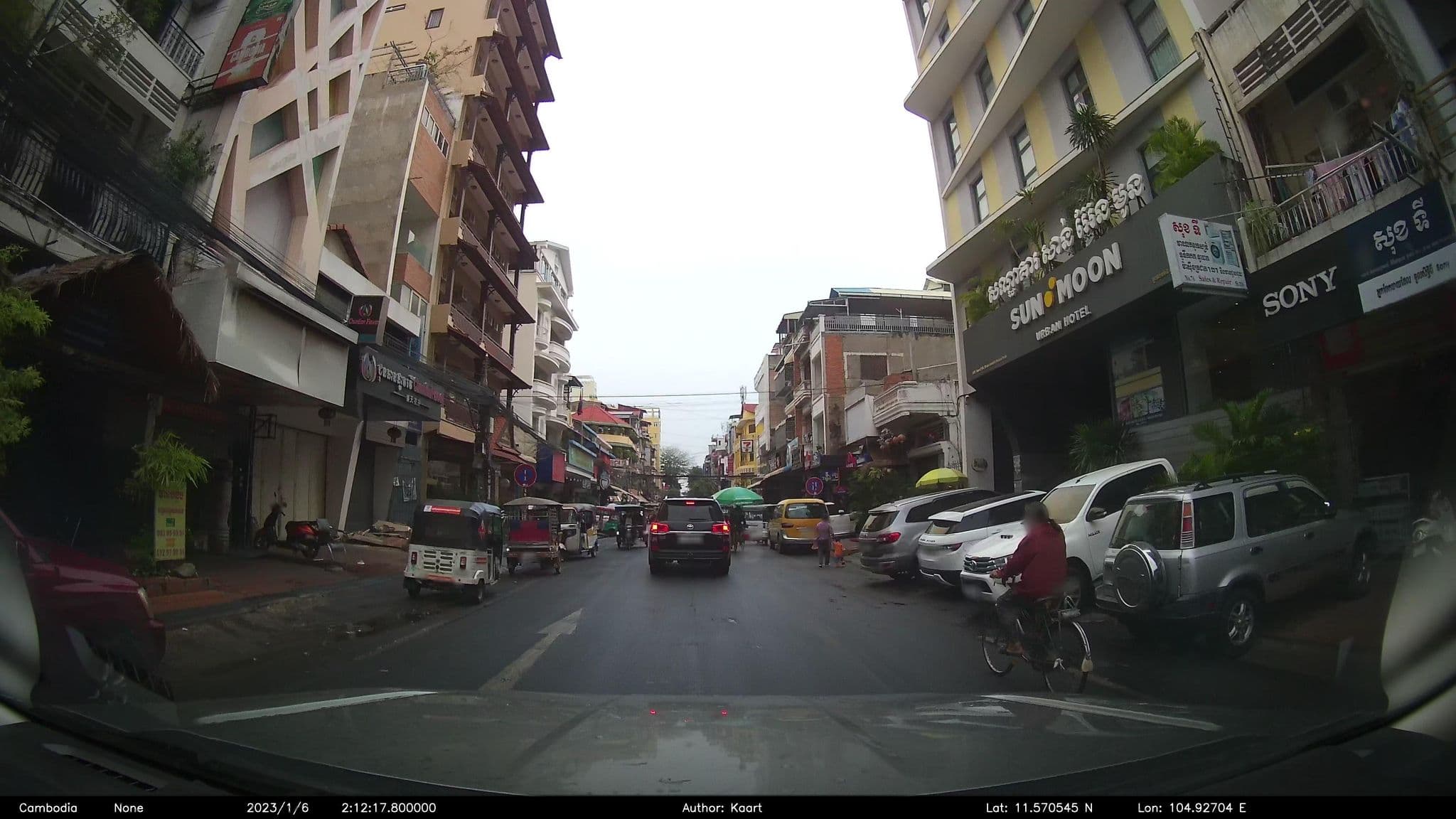 Street view near Cloud 9 Skybar & Pool, Phnom Penh — © kaart_2 (CC BY-SA · Mapillary)