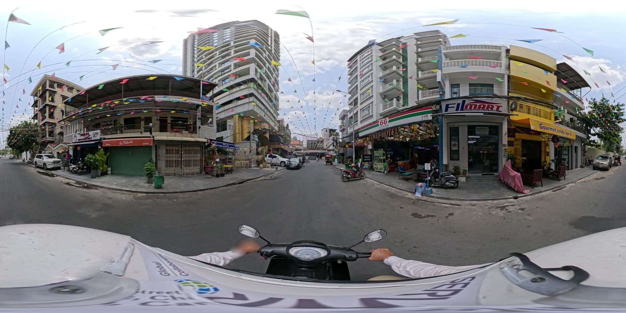 Street view near Dj Guesthouse, Phnom Penh — © vteck (CC BY-SA · Mapillary)