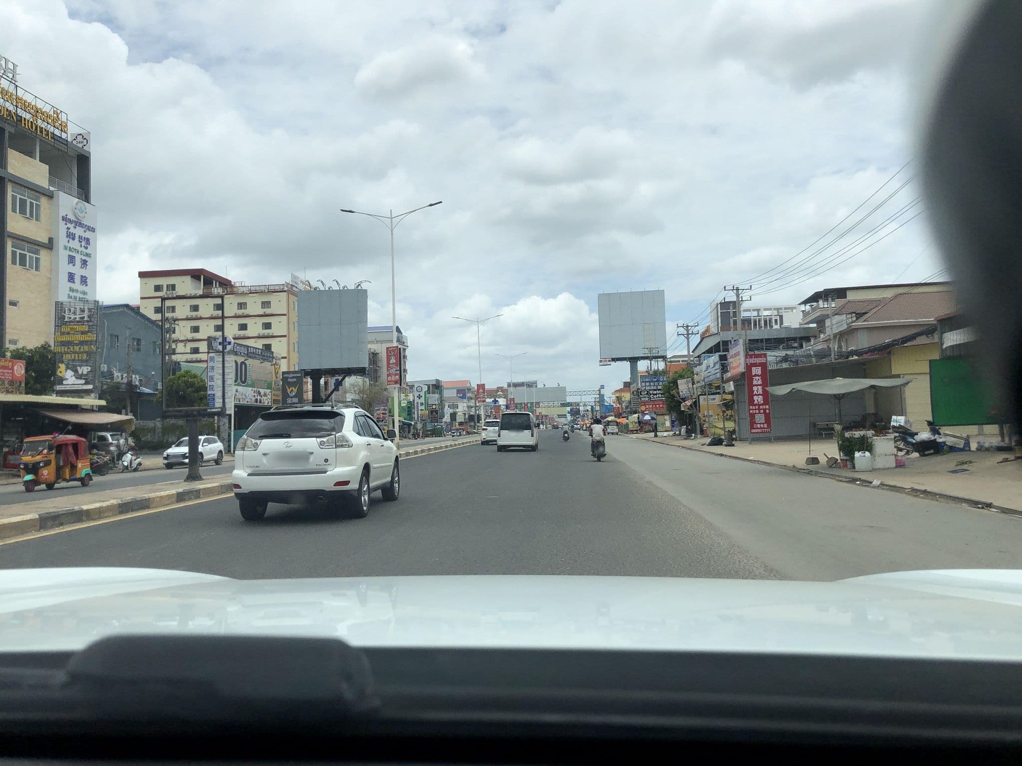 Street view near Hoang Minh Hotel, Bavet — © Audiepineda (CC BY-SA · Mapillary)