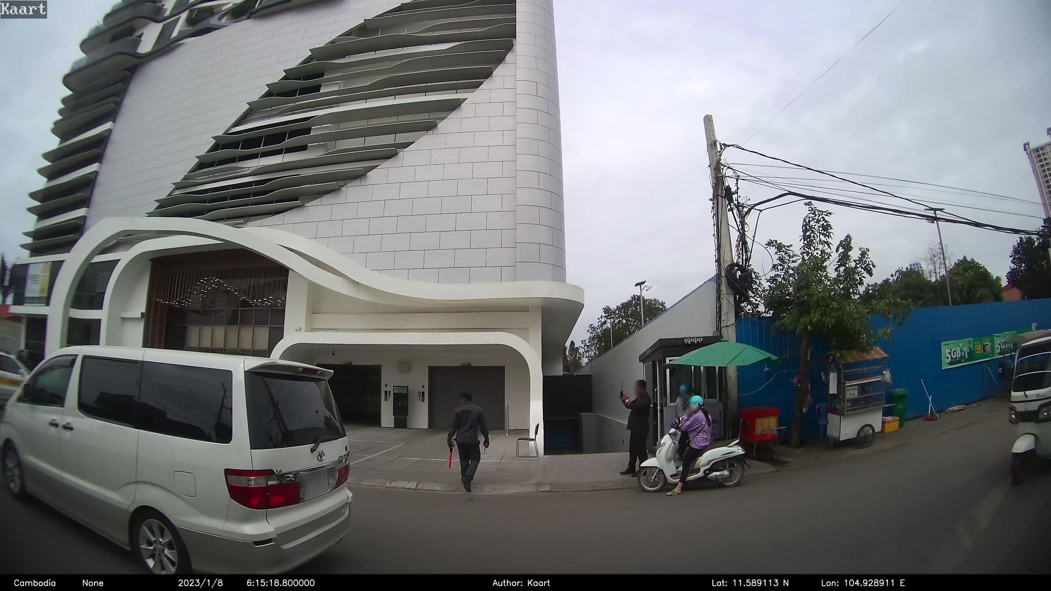 Street view near The Peninsula Private Residence, Phnom Penh — © kaart_2 (CC BY-SA · Mapillary)