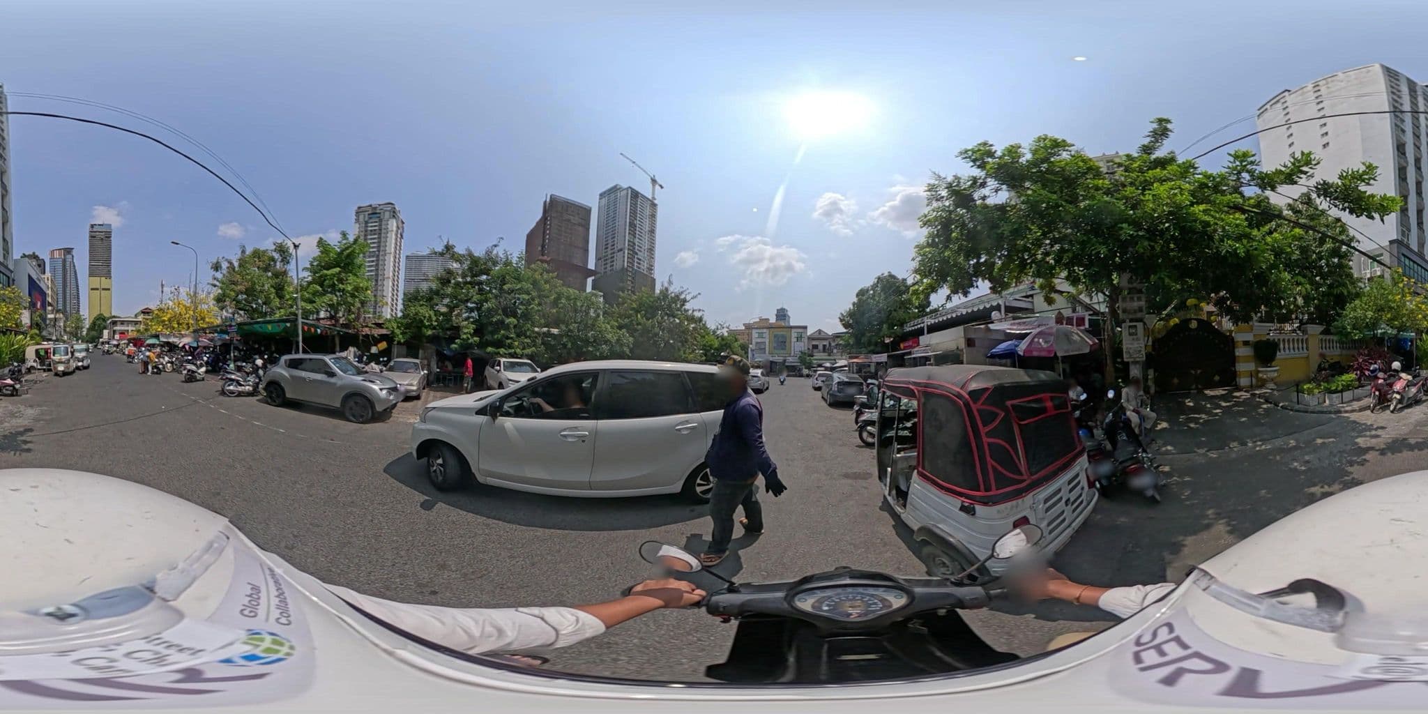 Street view near 澳瑞亚行政公寓Aurea Executive Residence, Phnom Penh — © vteck (CC BY-SA · Mapillary)