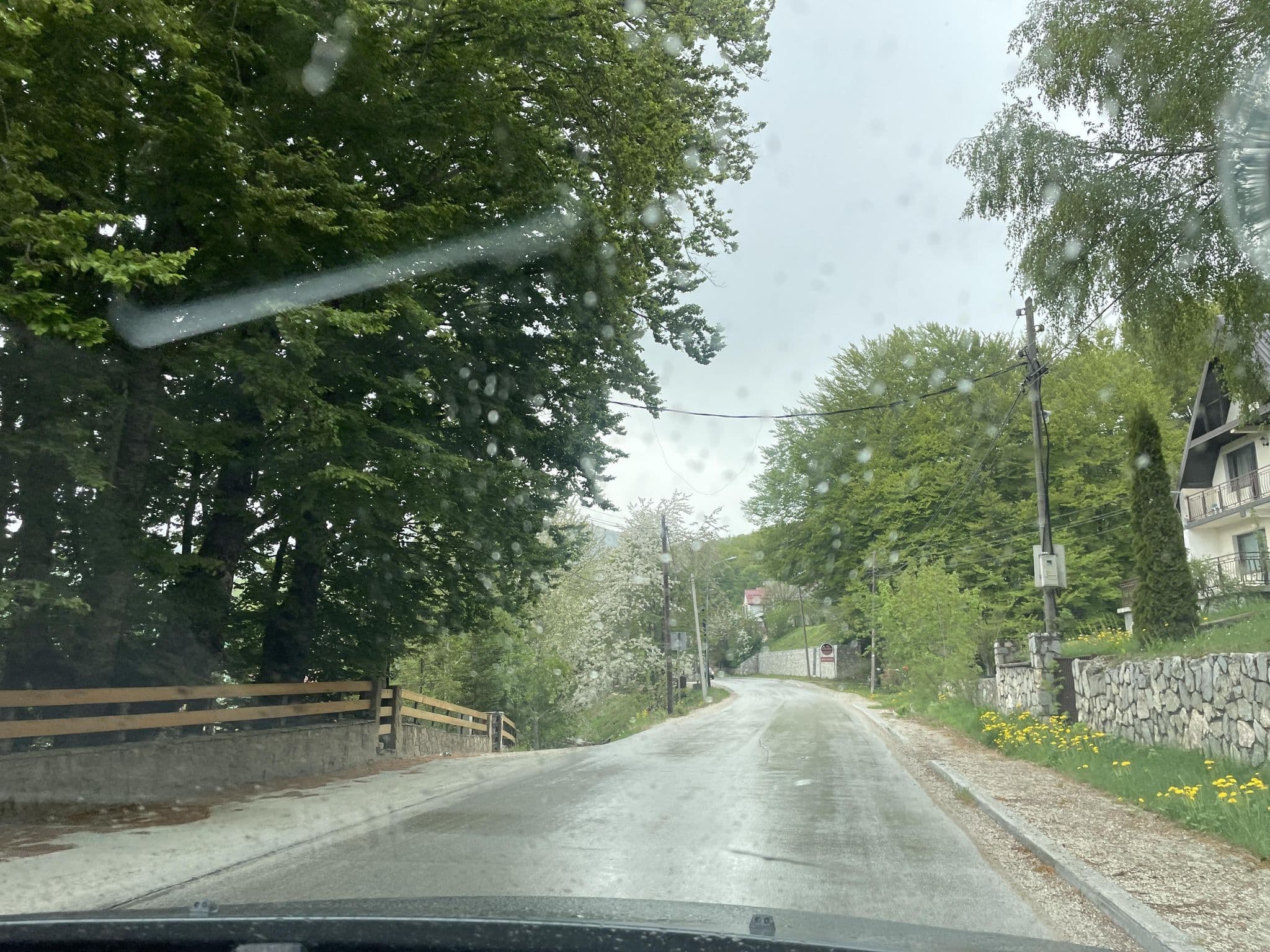 Street view near Villa Malinkovski (Mavrovo), Rostusa — © asturksever (CC BY-SA · Mapillary)