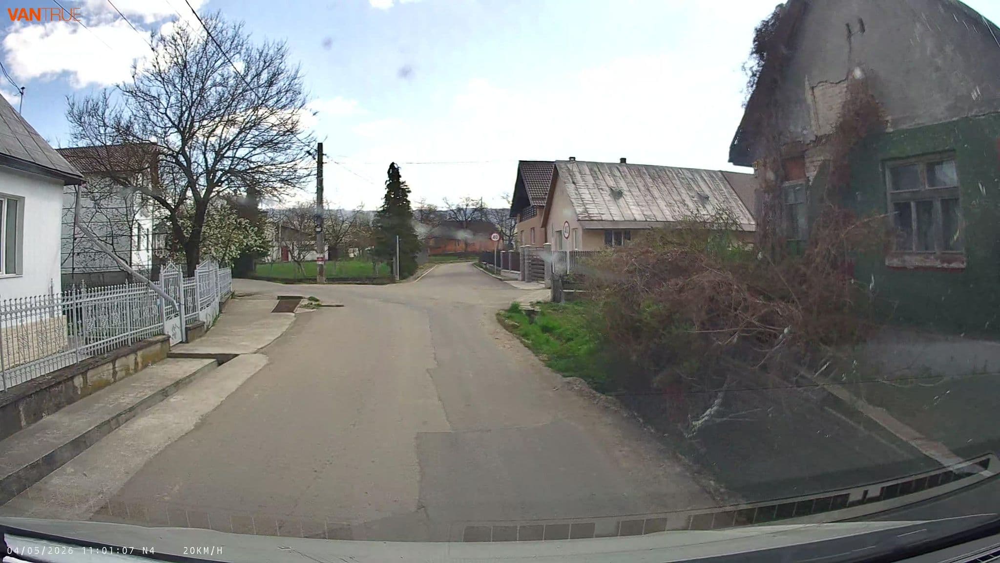 Street view near Casa Bica, Săpânţa — © lucia_ (CC BY-SA · Mapillary)