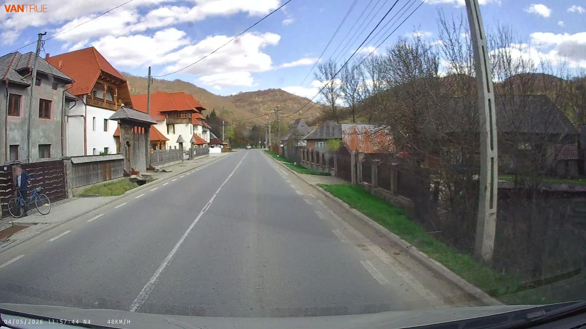 Street view near Vila Ticătău, Strâmtura — © lucia_ (CC BY-SA · Mapillary)