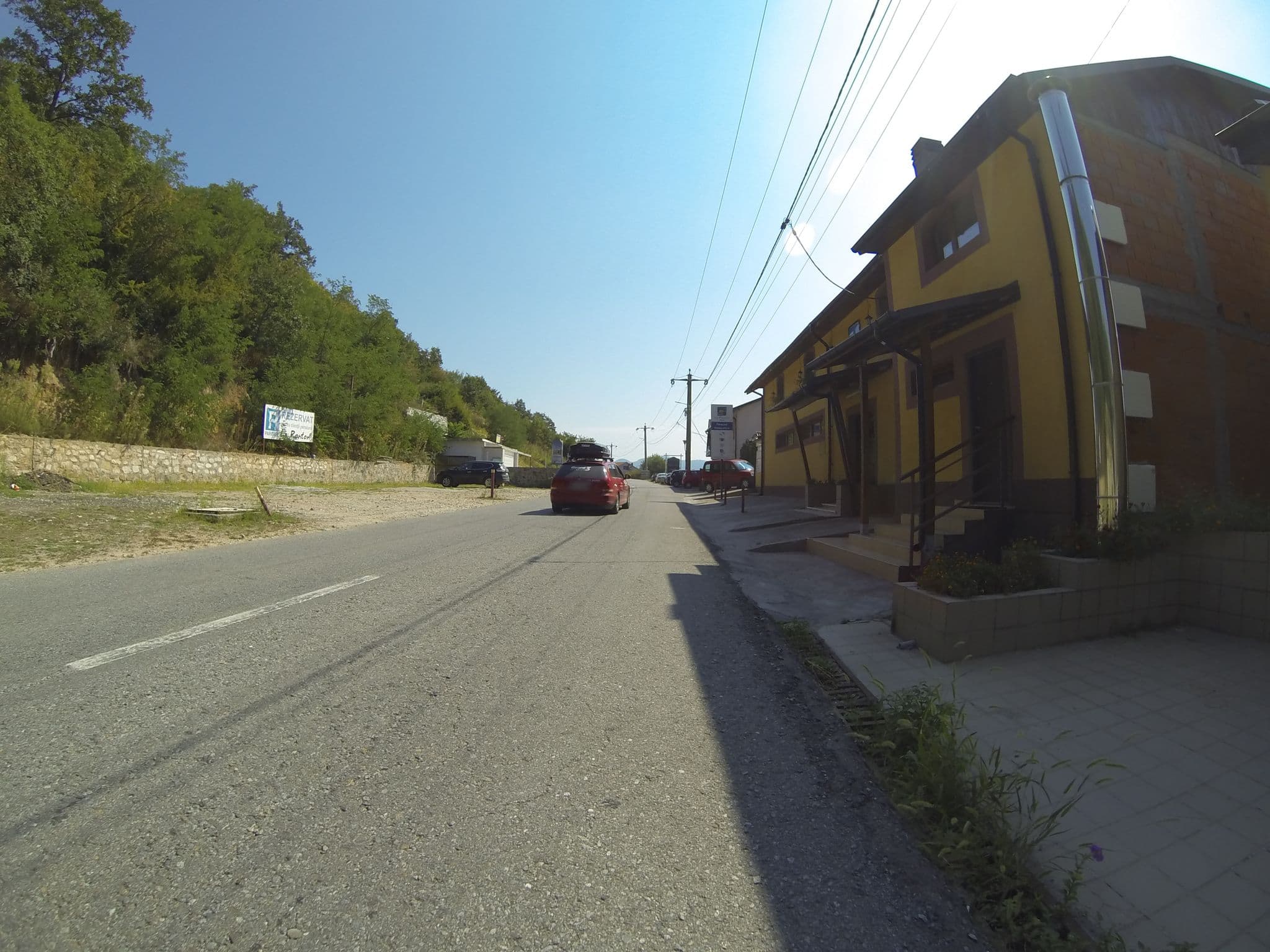 Street view near La Ponton, Eşelniţa — © deeeznuuuts (CC BY-SA · Mapillary)
