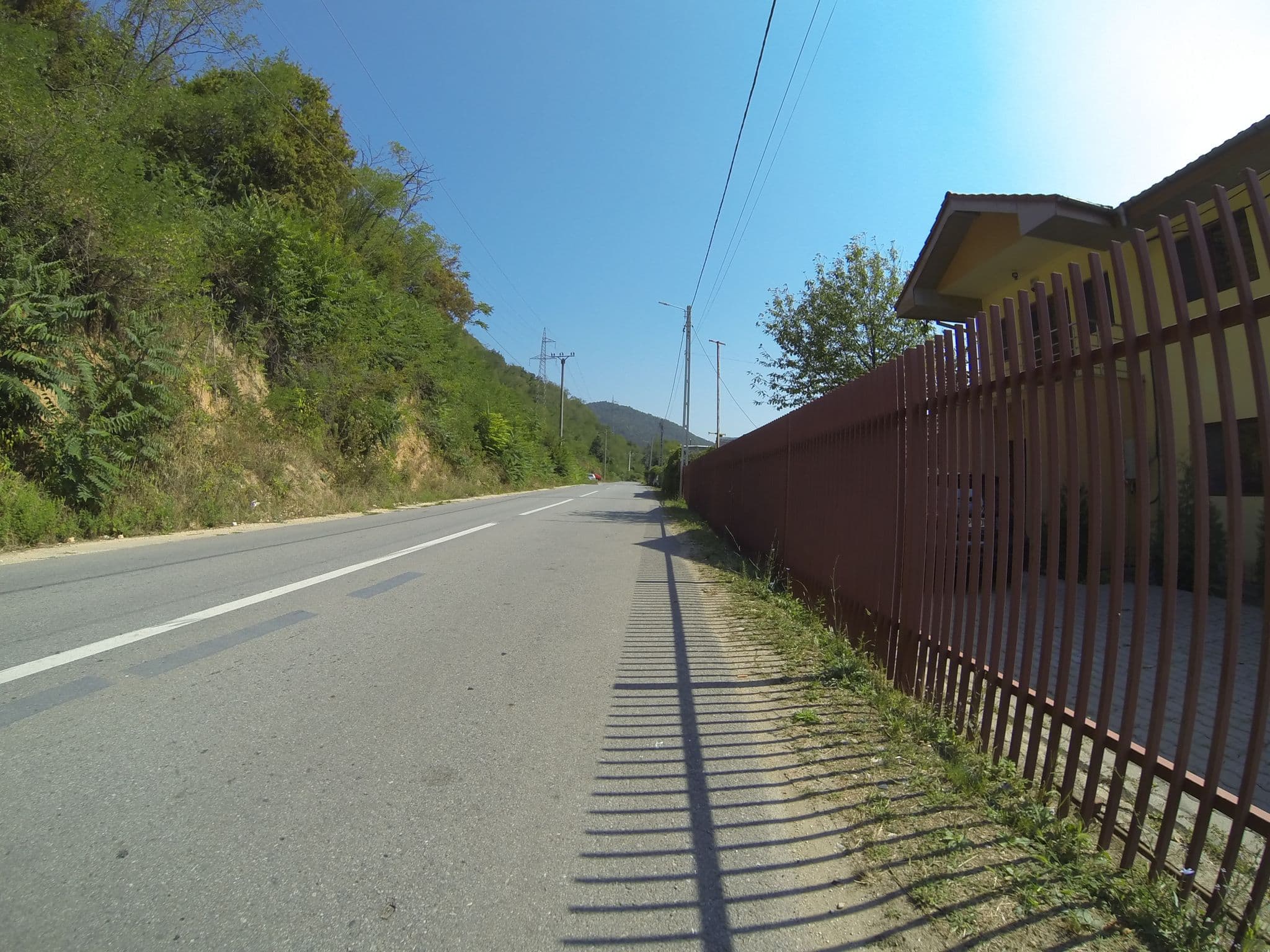 Street view near Pensiunea Miraj, Eşelniţa — © deeeznuuuts (CC BY-SA · Mapillary)