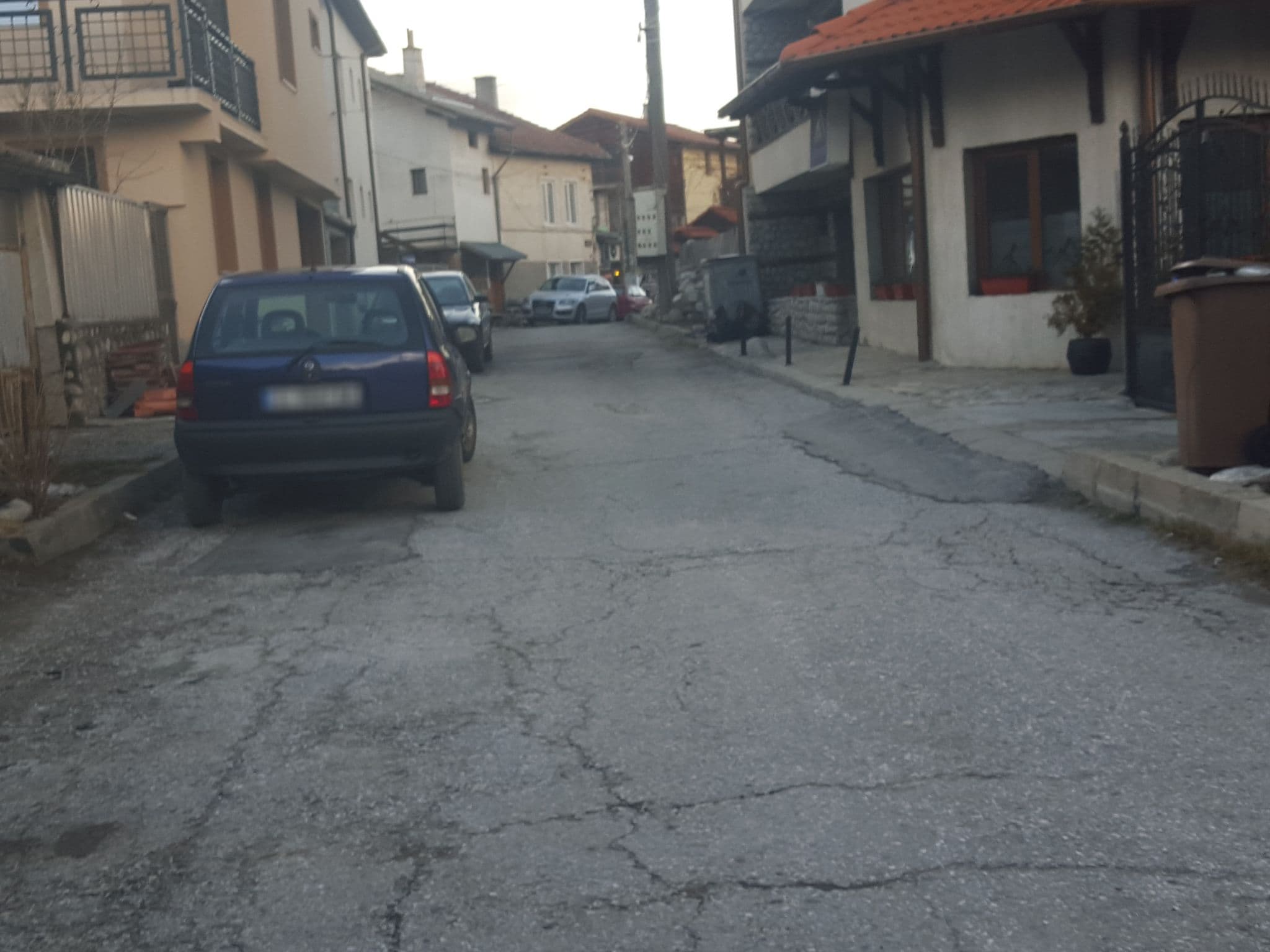 Street view near Hotel Korina Sky, Pehčevo — © edloach (CC BY-SA · Mapillary)