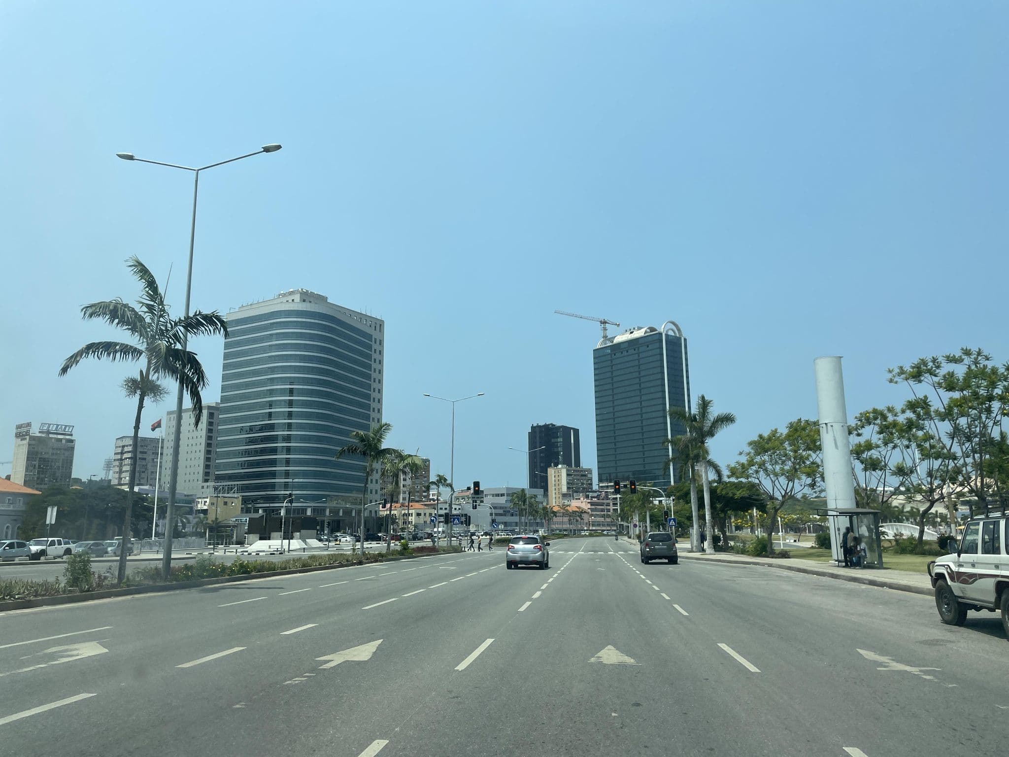 Street view near Hotel Tamariz Beach Club, Ingombota — © Manolo23 (CC BY-SA · Mapillary)