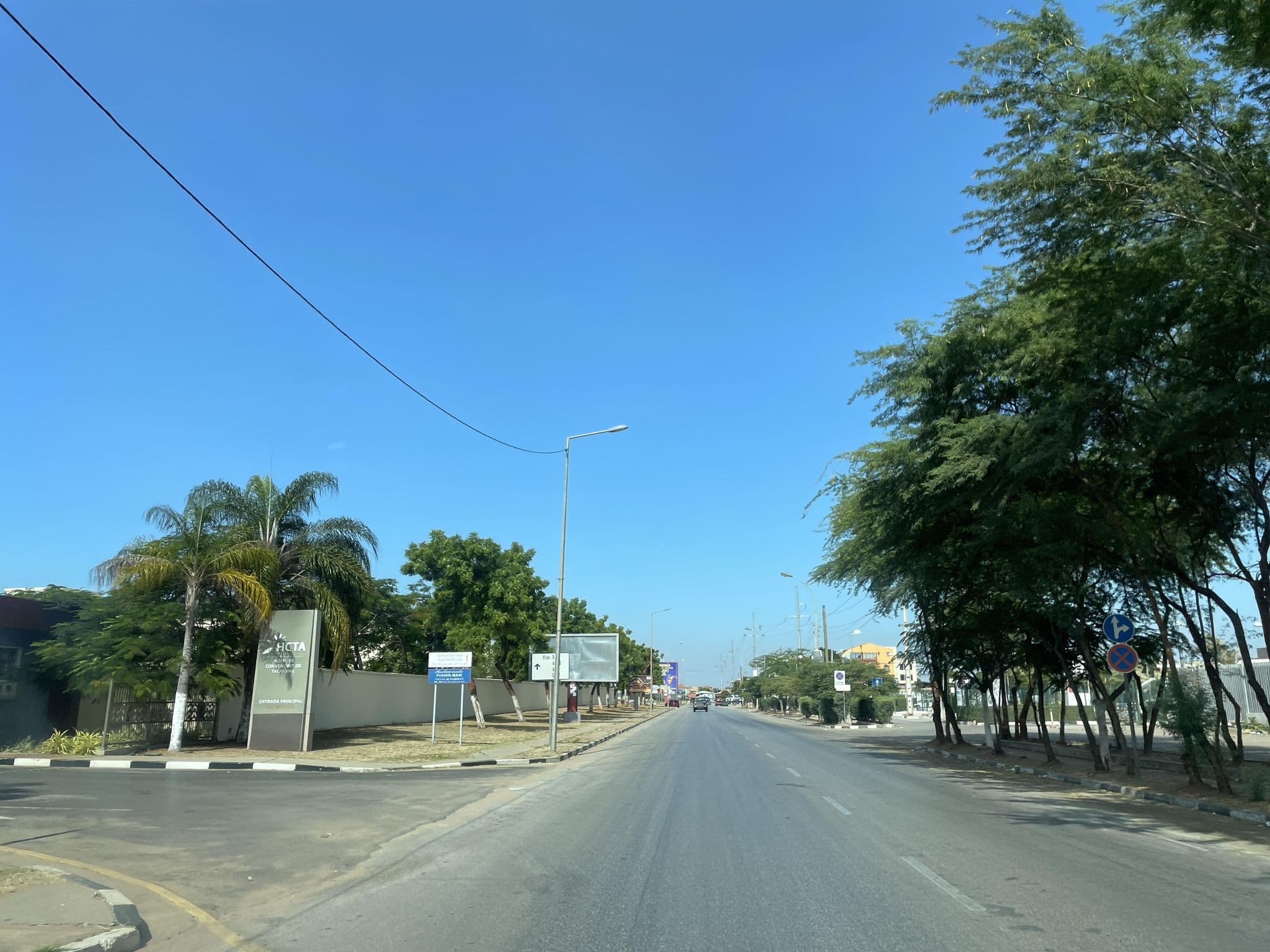 Street view near Talatona Business Center, Talatona — © Manolo23 (CC BY-SA · Mapillary)