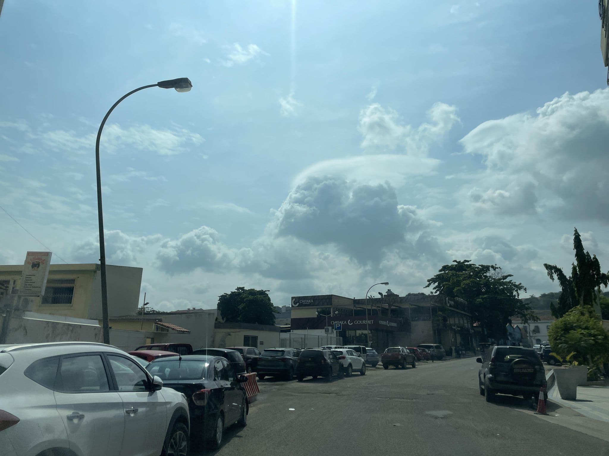 Street view near Hotel Diamante, Ingombota — © Manolo23 (CC BY-SA · Mapillary)