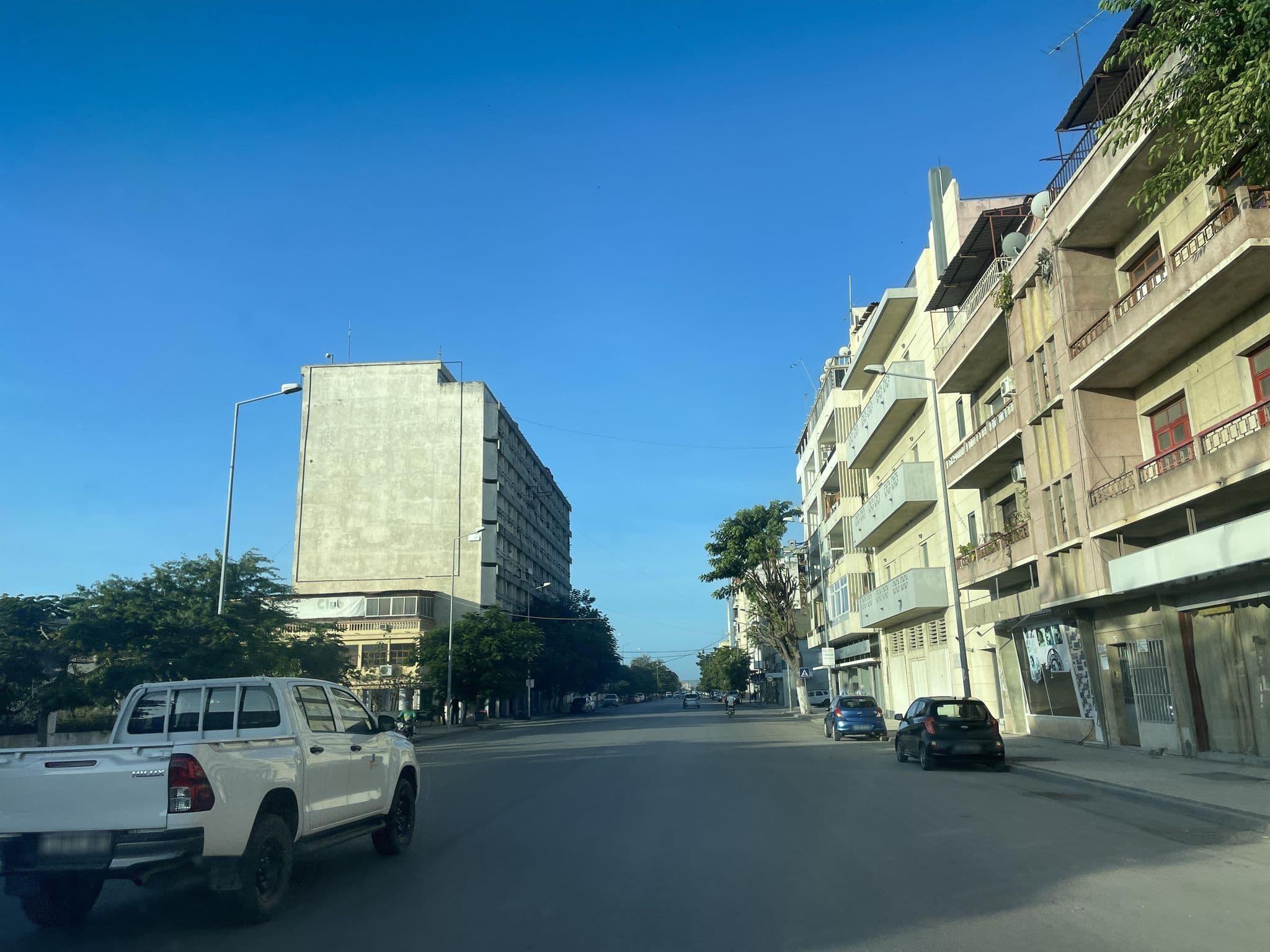 Street view near GigaByte (Pensão & Restaurante), Lobito — © Manolo23 (CC BY-SA · Mapillary)