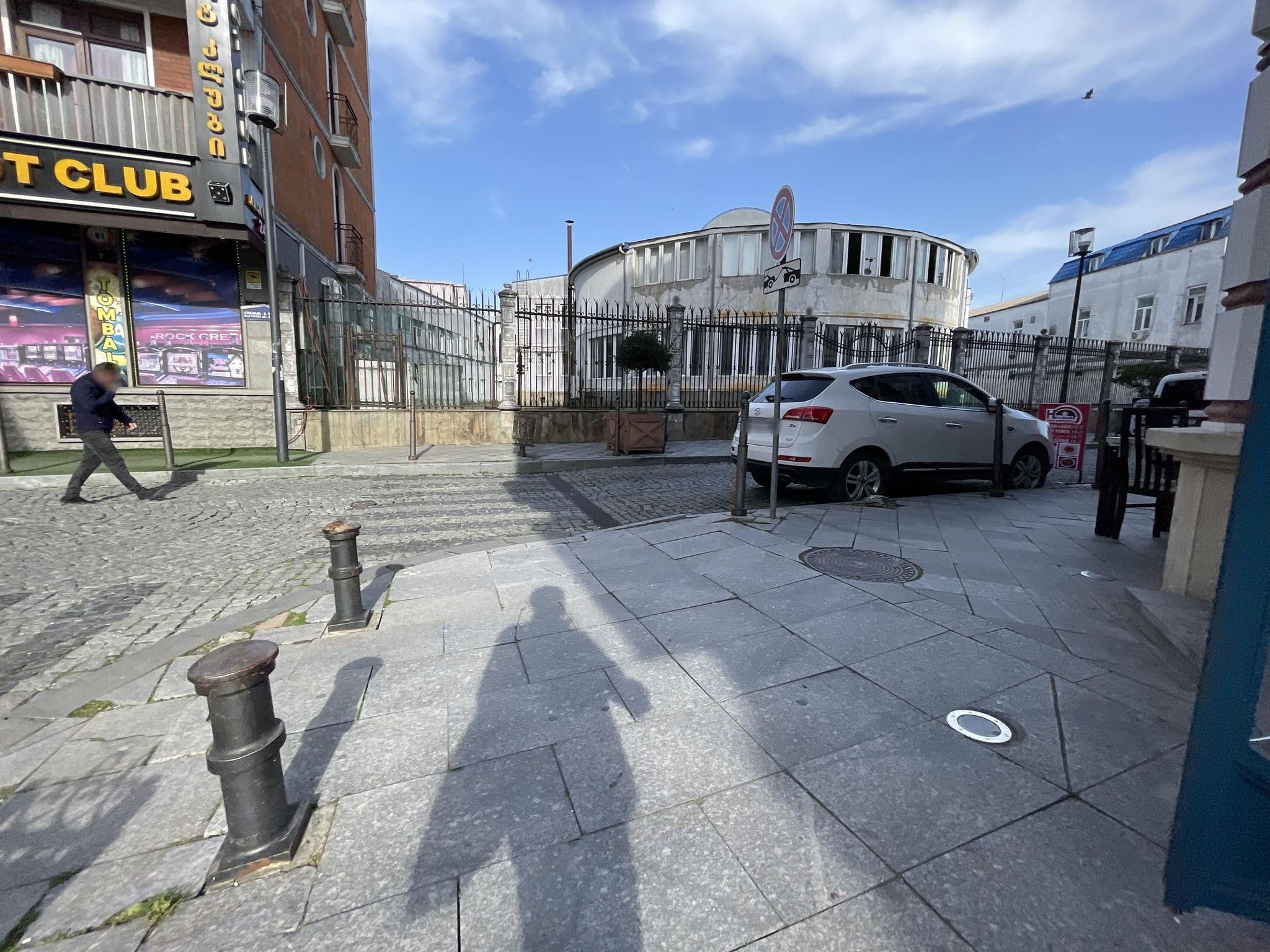 Street view near Port Altus Hotel, Batumi — © egorka (CC BY-SA · Mapillary)