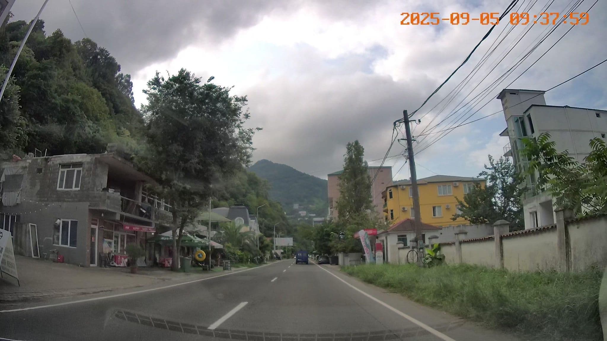Street view near Ema, Batumi — © bdgwl (CC BY-SA · Mapillary)