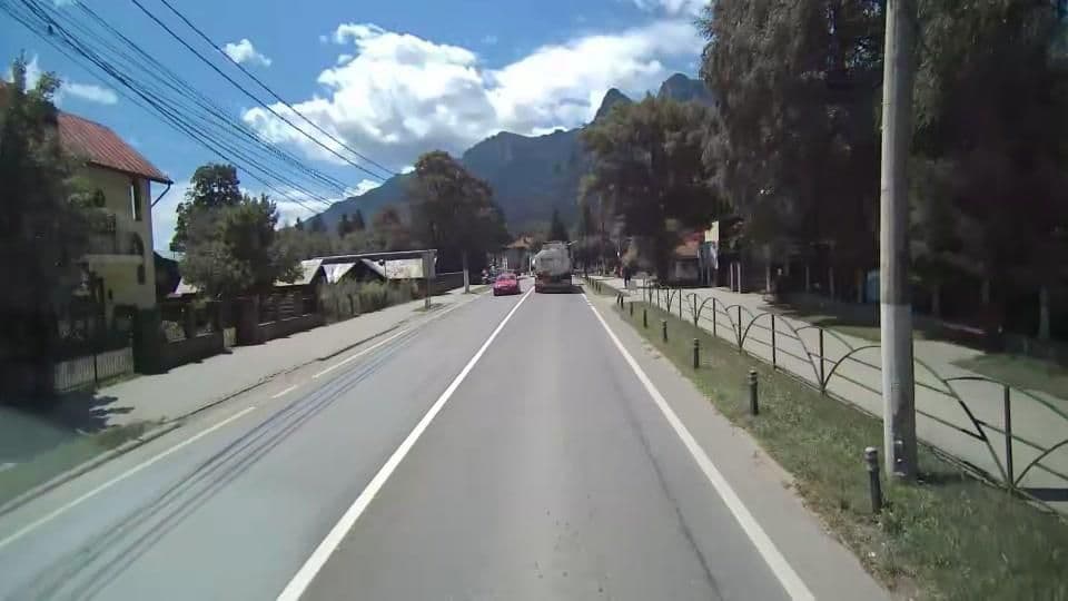 Street view near Alpin, Buşteni