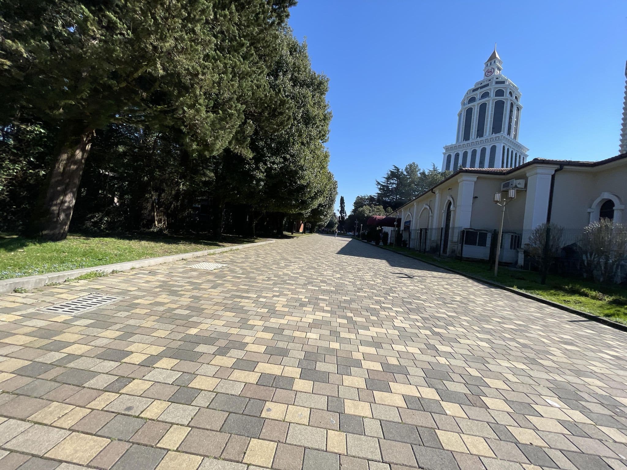 Street view near Sheraton Pool, Batumi — © egorka (CC BY-SA · Mapillary)