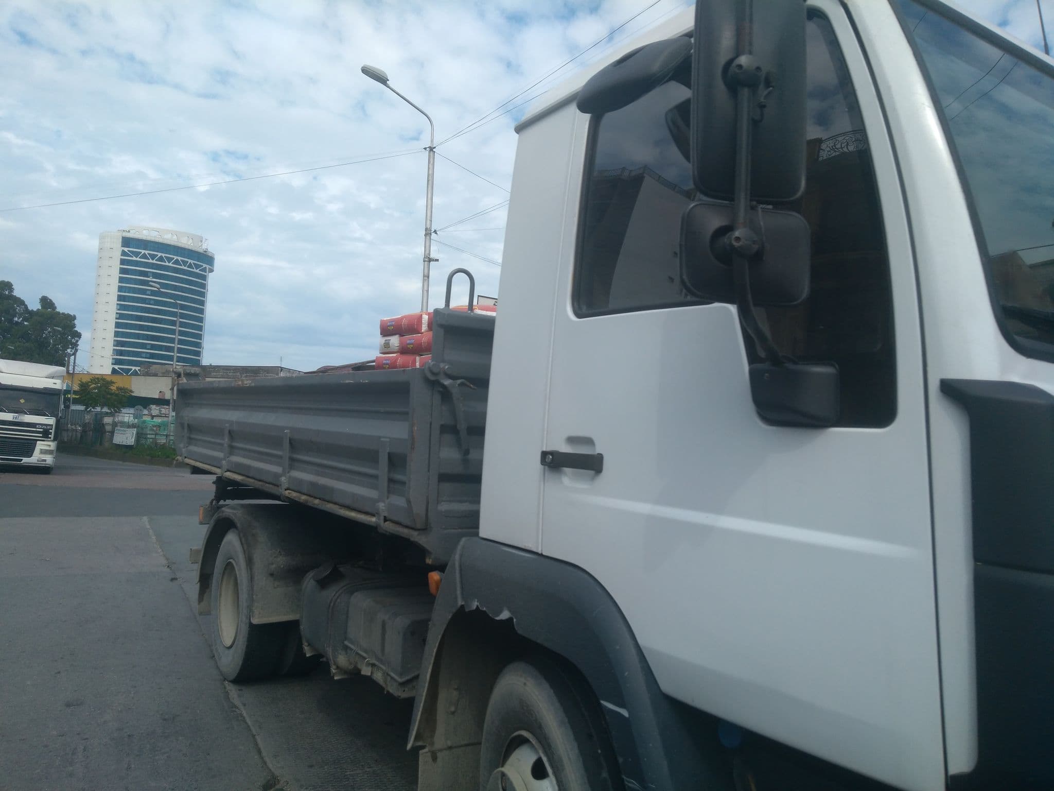 Street view near Paradise Hotel, Batumi — © vovenarg (CC BY-SA · Mapillary)