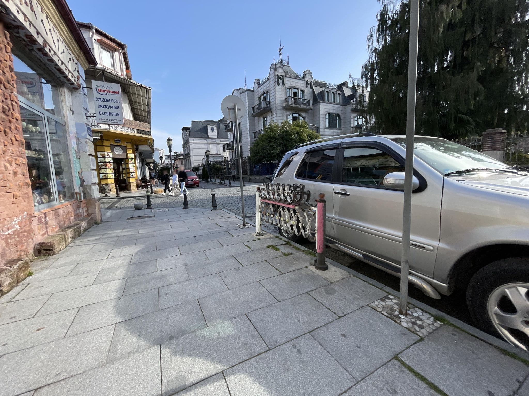 Street view near Nana‘s Apartment, Batumi — © egorka (CC BY-SA · Mapillary)