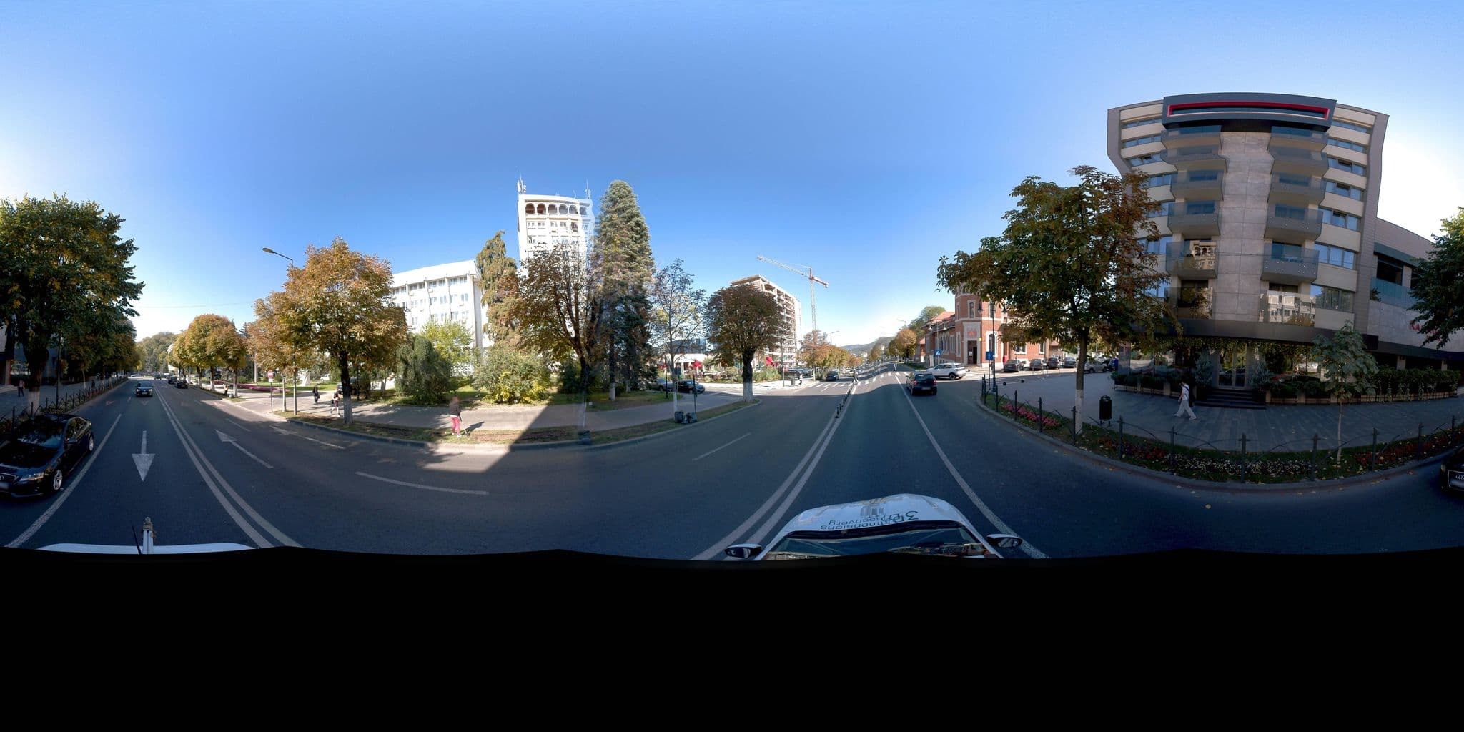 Street view near Hotel Ramada Râmnicu Vâlcea, Râmnicu Vâlcea — © 3D_Discovery (CC BY-SA · Mapillary)