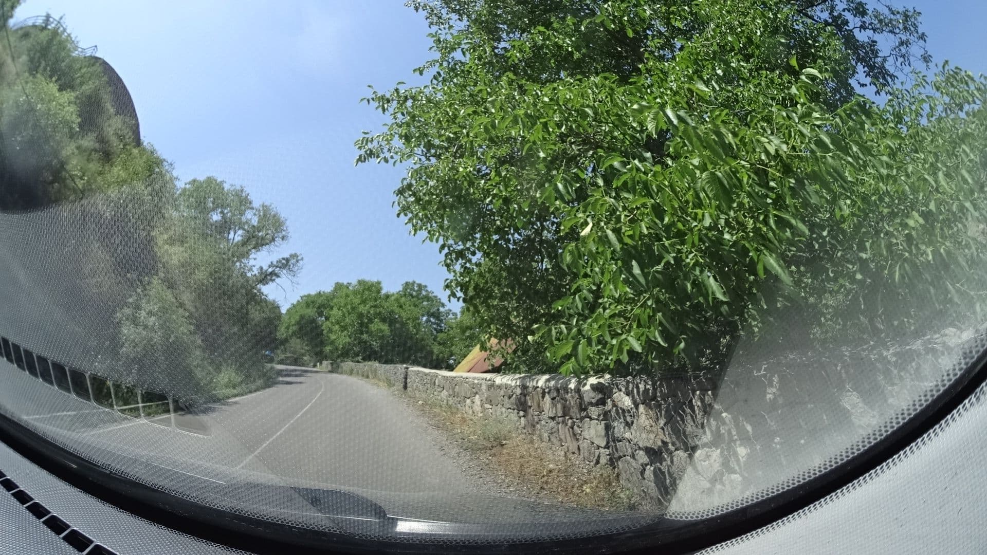 Street view near Upper Pool, Dilisk’a — © sashazykov (CC BY-SA · Mapillary)
