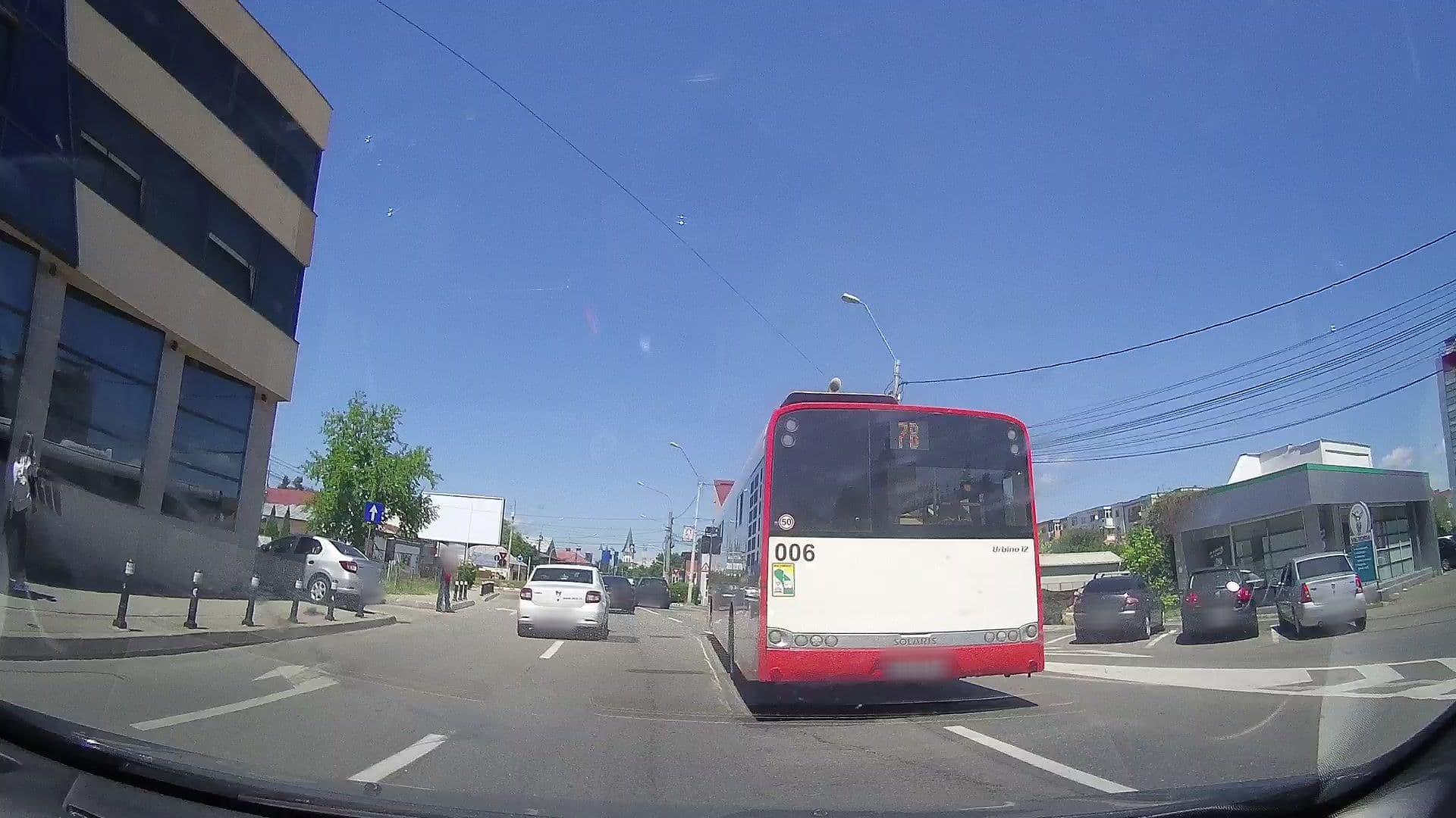 Street view near Hotel Euro, Piteşti — © tavi (CC BY-SA · Mapillary)