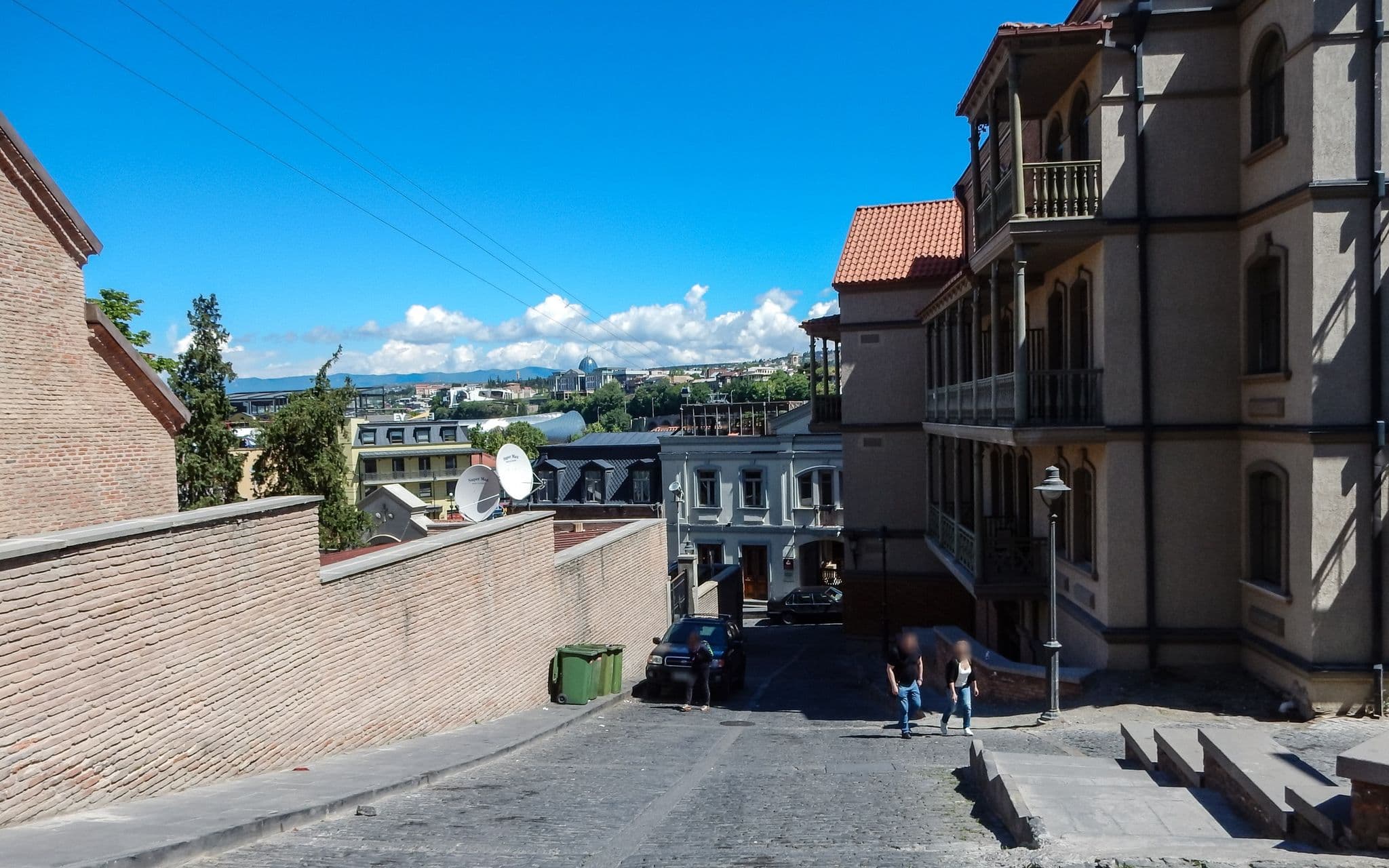 Street view near Hotel  Neighbours, Tbilisi — © artguard (CC BY-SA · Mapillary)