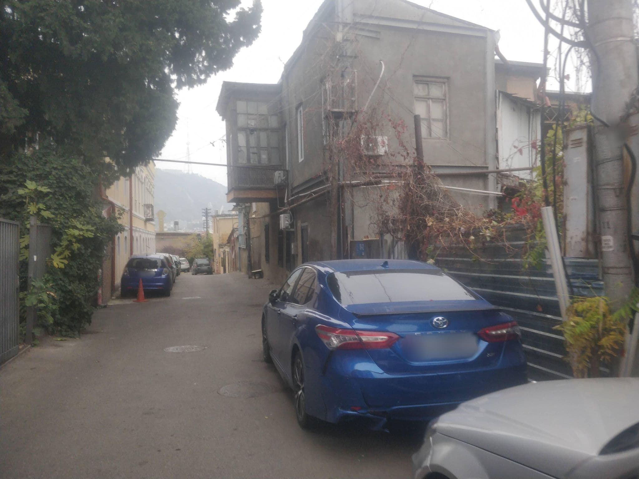 Street view near Metekhi One Room, Tbilisi — © dav23r (CC BY-SA · Mapillary)