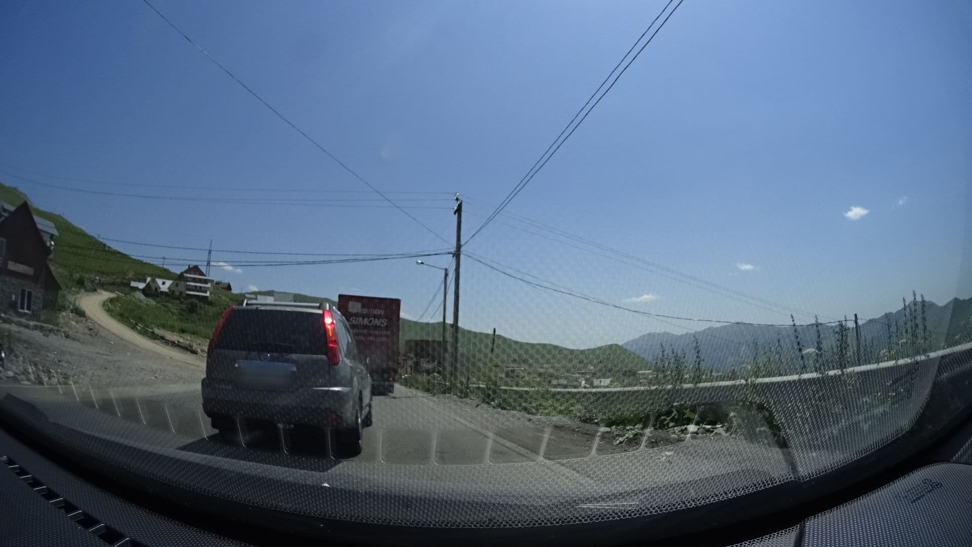 Street view near Aragvi Hotel, Gudauri — © sashazykov (CC BY-SA · Mapillary)
