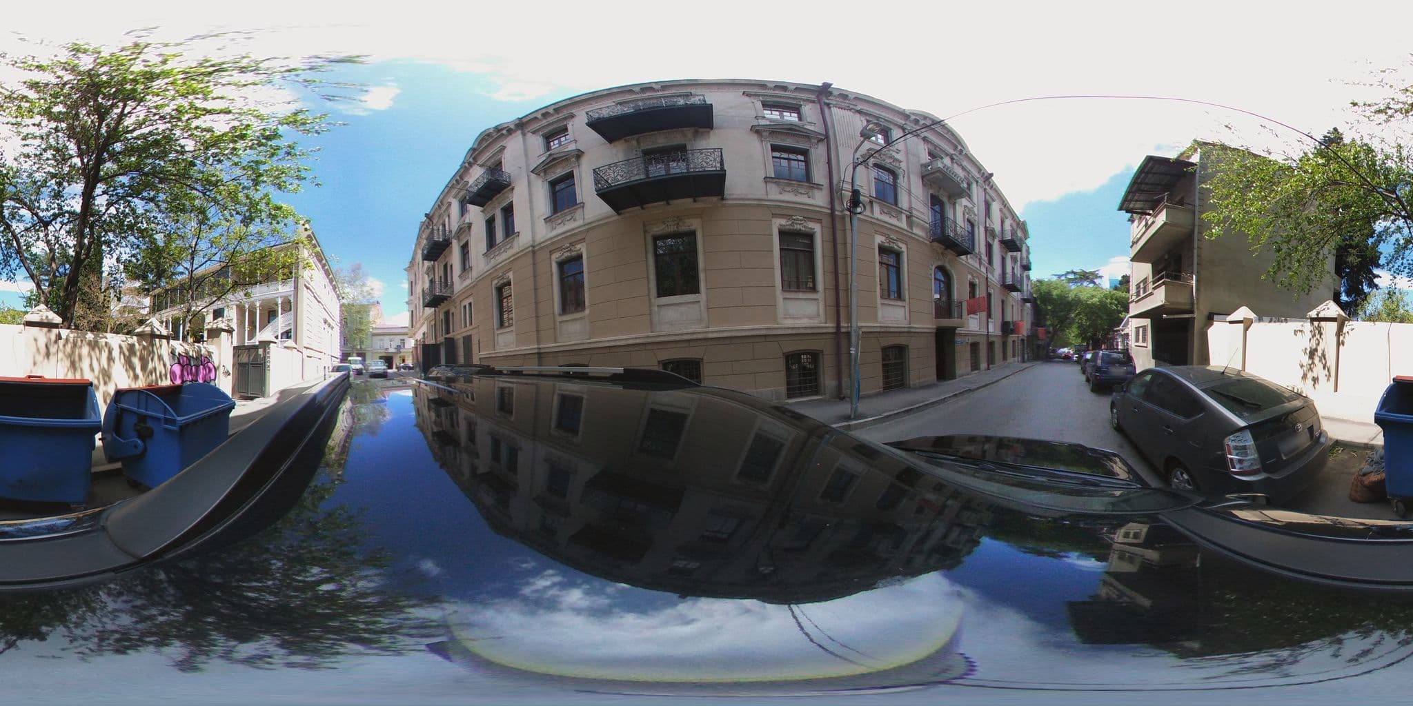 Street view near Emberton Hotel, Okroq’ana — © chrisbeddow (CC BY-SA · Mapillary)