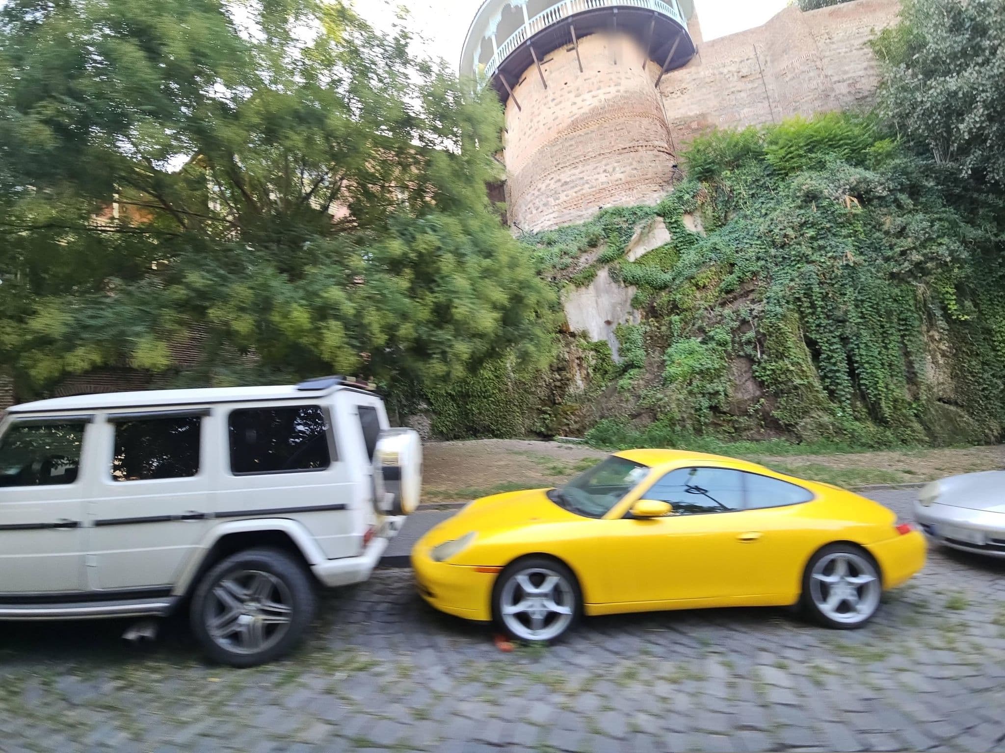 Street view near OC Apartment, Tbilisi — © kirikset (CC BY-SA · Mapillary)